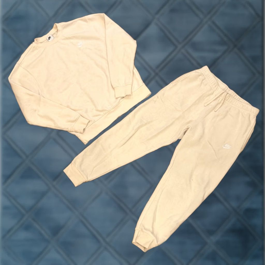 Nike Nike Sportswear Club Fleece Sweatshirt & Pants Sweatset Size M Womens? Mens? Guava Ice Pink 90s Y2K Mall Nike Club Fleece Sweatsuit Size US M / EU 48-50 / 2 - 1 Thumbnail
