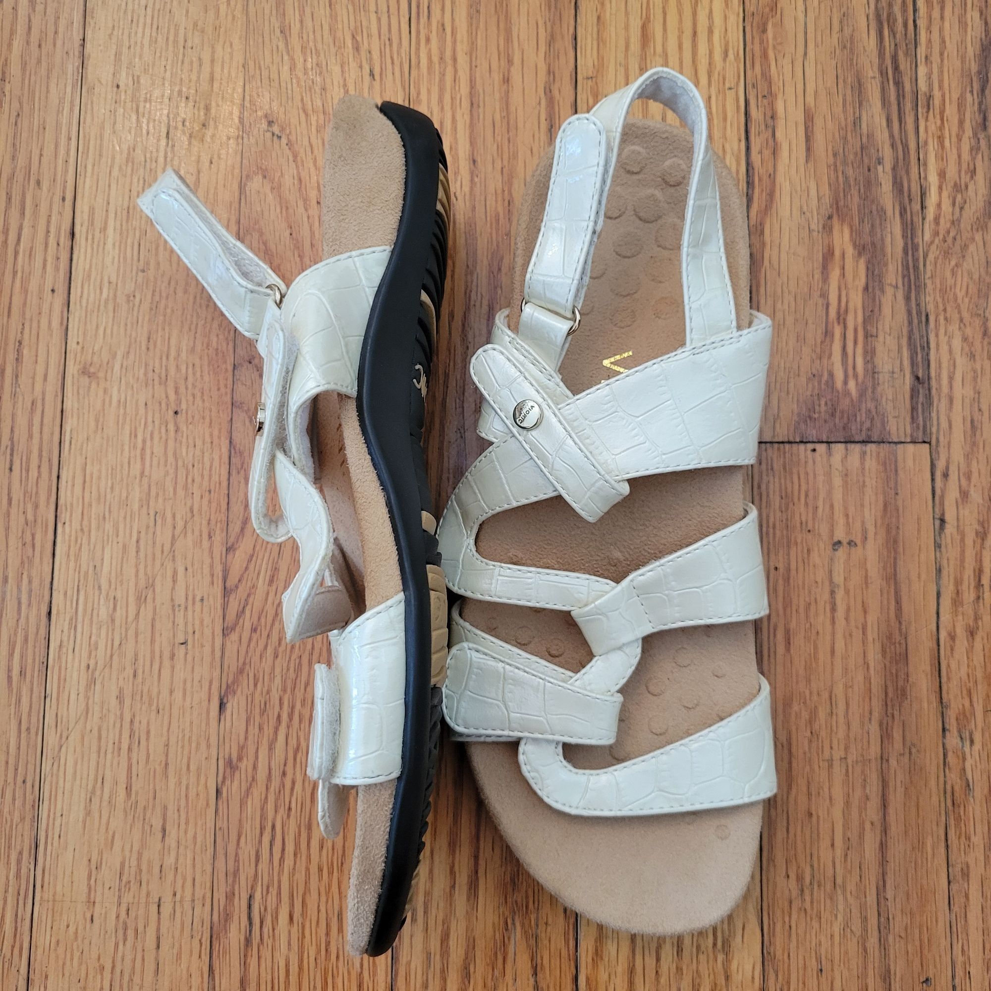 Vionic Vionic Cream Crocodile Embossed Open Toe Sandals 6 PAROS Bac Size US 6 / IT 36 - 1 Thumbnail