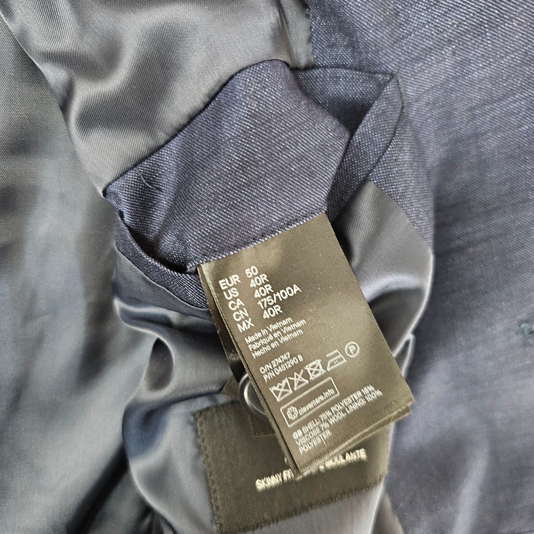 H&M H&M Blazer Men 40R Navy Skinny Fit Sport Coat Suit Jacket Double Button Blue Solid Notch Lapel Four-Button Sleeve Regular BDE Size 40R - 6 Thumbnail