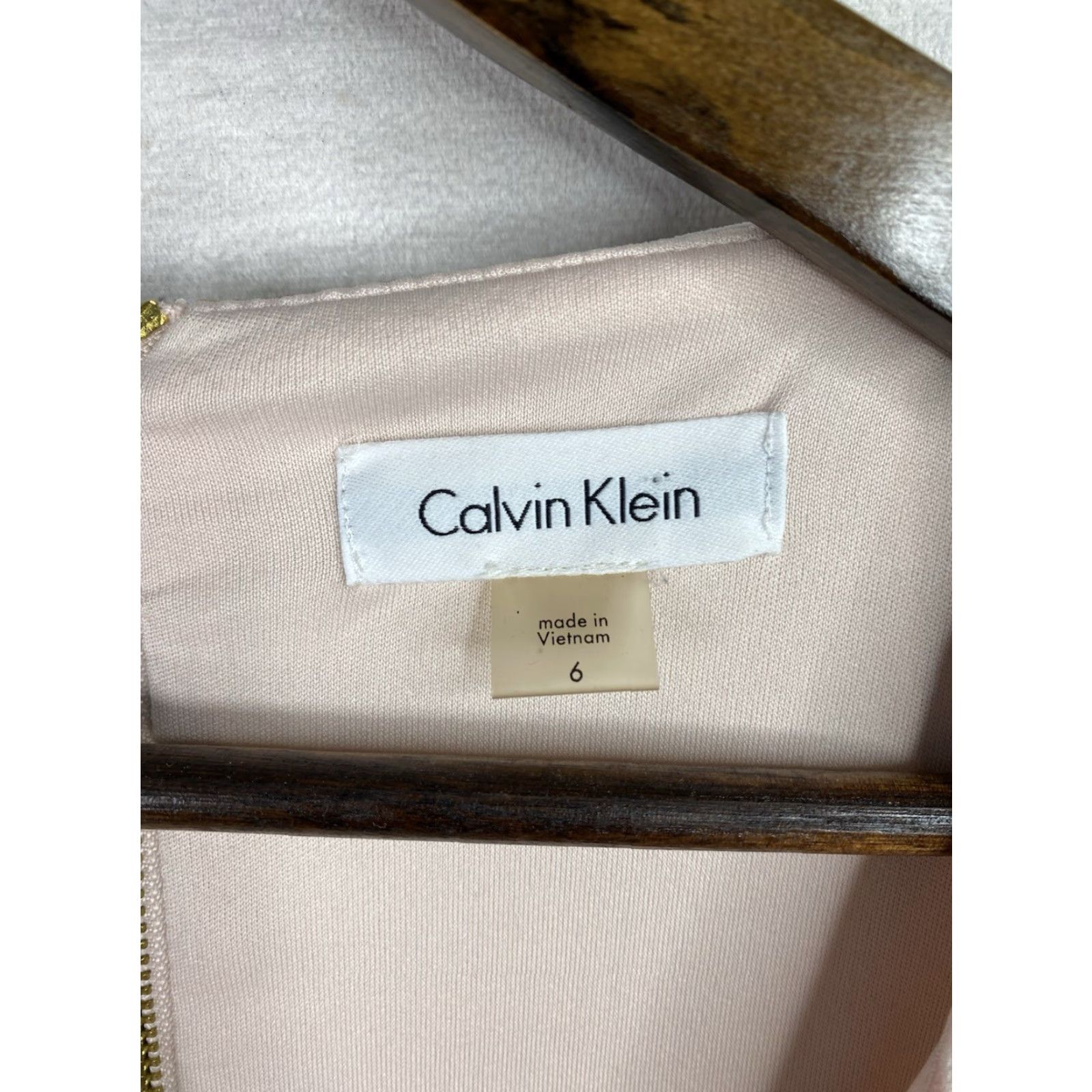 Calvin Klein Calvin Klein Dress 6 Floral Pink Scuba Neoprene Stretch Bell Sleeve Sheath Dress Mid-Length Pink Floral Sleeves 3/4 Women Mens? Size M / US 6-8 / IT 42-44 - 3 Thumbnail