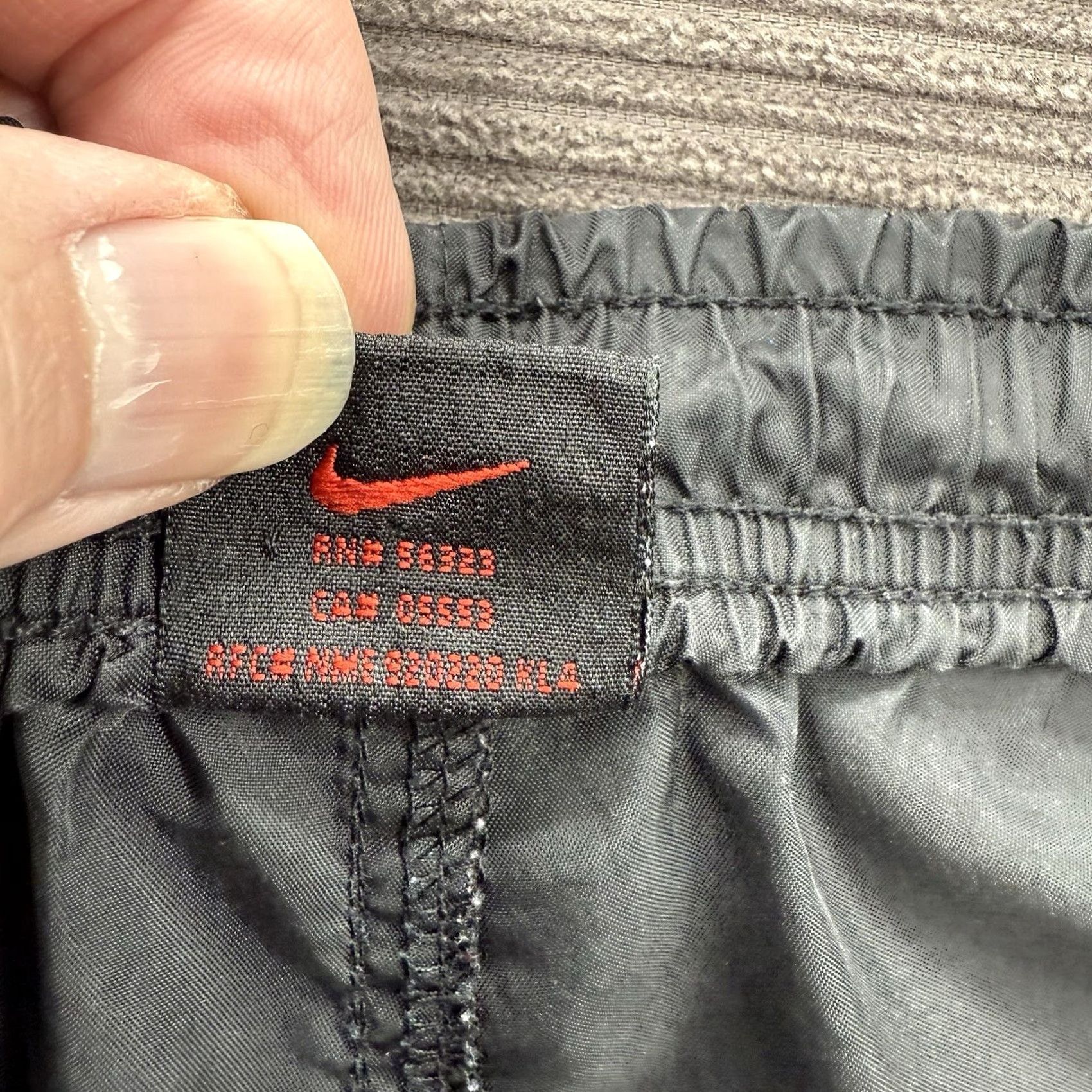 Nike Vintage Nike Track Pants Men M Black Nylon 90s Y2K Streetwear Pants Mens Track Pants 90s Nike Black Nylon Athletic Pockets Elastic Waist Inseam 31 in Size US 31 - 6 Thumbnail