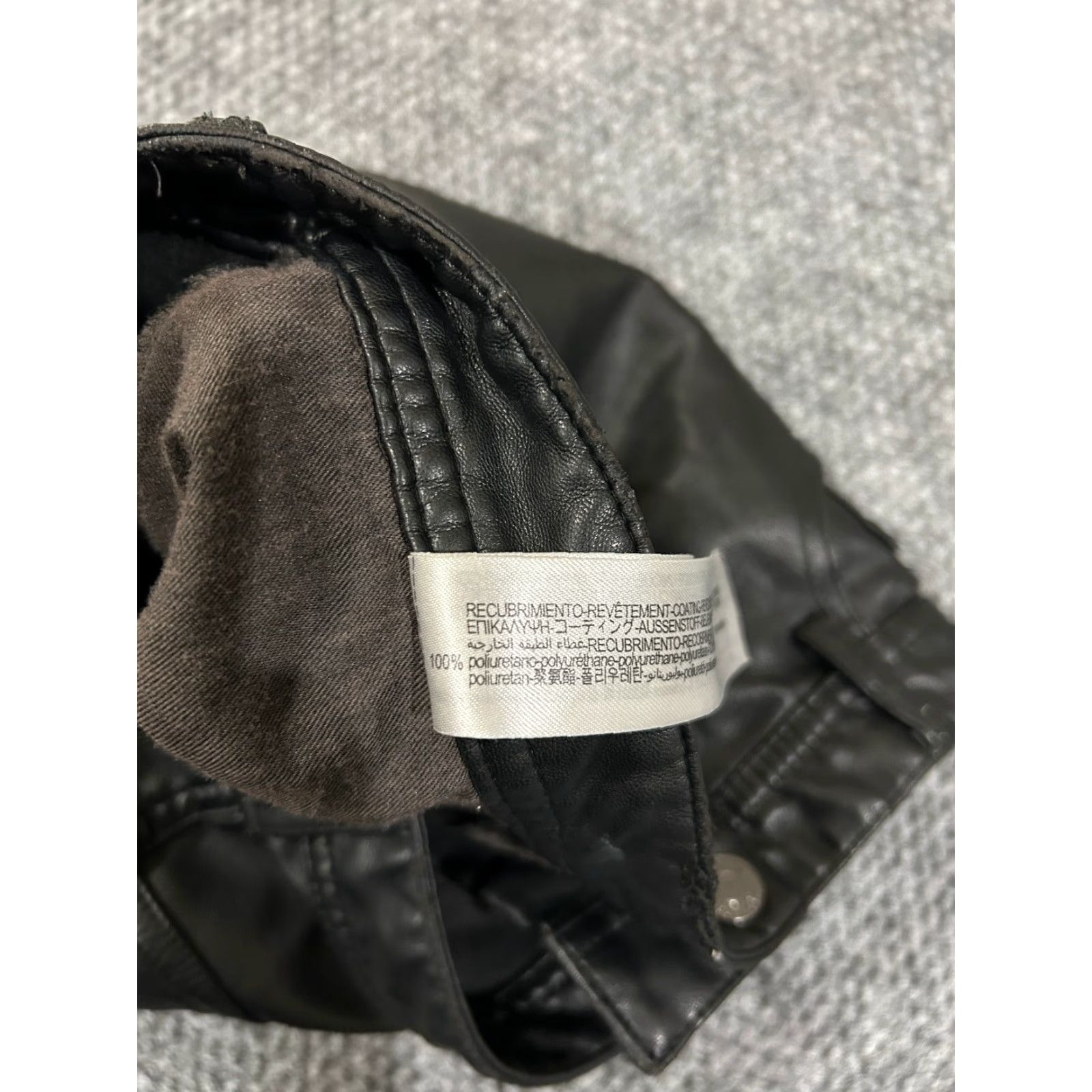 Zara Zara faux leather pants womens 31 black skinny moto Pants Women's 31 Black Slim Straight Front Zipper Pockets Faux Leather Polyester Block Color Black Size 24" / US 00 / IT 34 - 6 Thumbnail