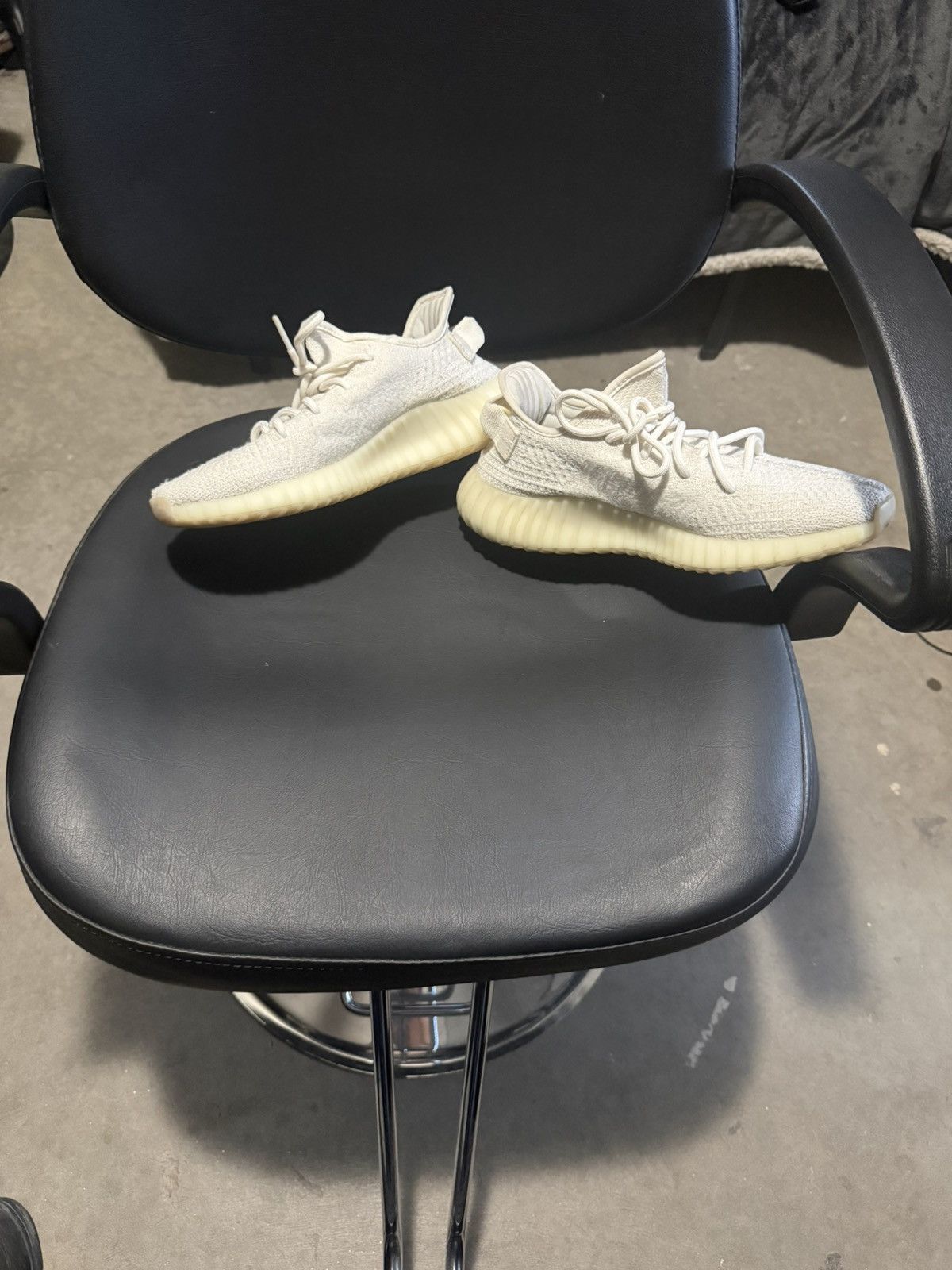 Yeezy Yeezy 350 bone Size US 10 / EU 43 - 1 Thumbnail