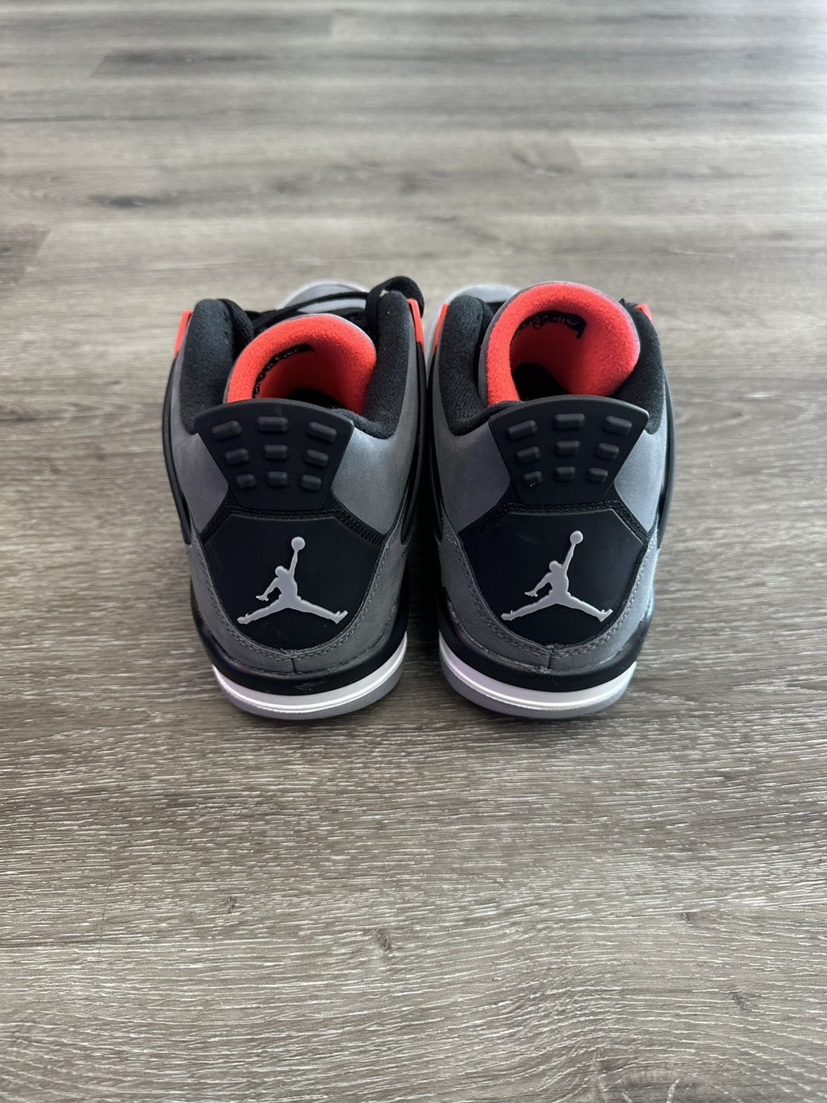 Jordan Brand Air Jordan 4 Retro "Infrared" (GS) **PRE-OWNED** Size US 7 / EU 40 - 4 Thumbnail