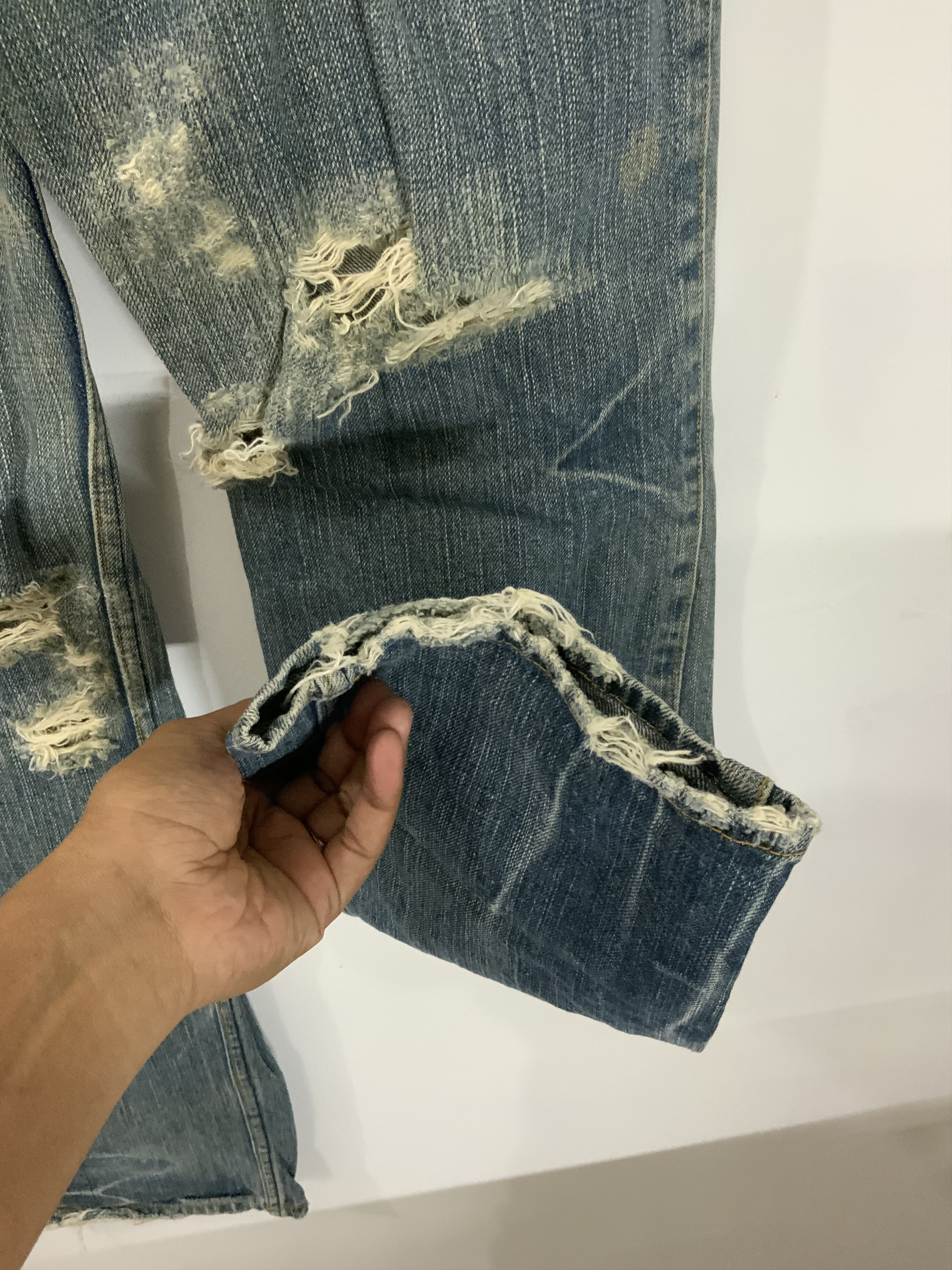 Japanese Brand Vintage Lois Crayon Atelier thirtyfour Distressed Denim Size US 31 - 13 Thumbnail