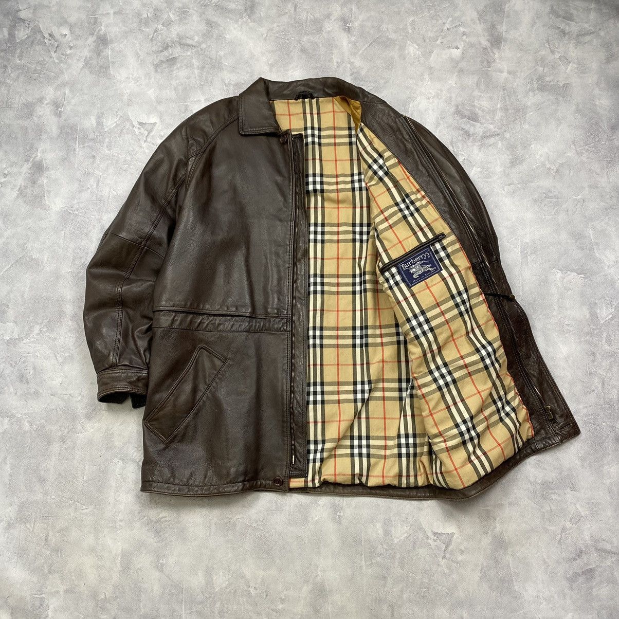 Burberry's jacket, made in Spain, men's size L acrylic navy blue type Vintage Second Hand