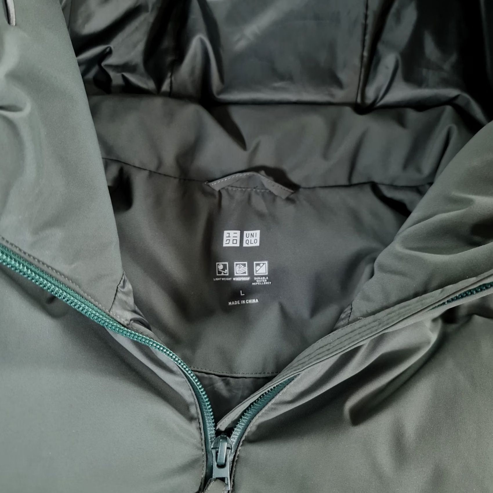 Uniqlo Uniqlo Womens Jacket Khaki Green Large Lightweight Down Fill Water Repellent Size L / US 10 / IT 46 - 3 Thumbnail