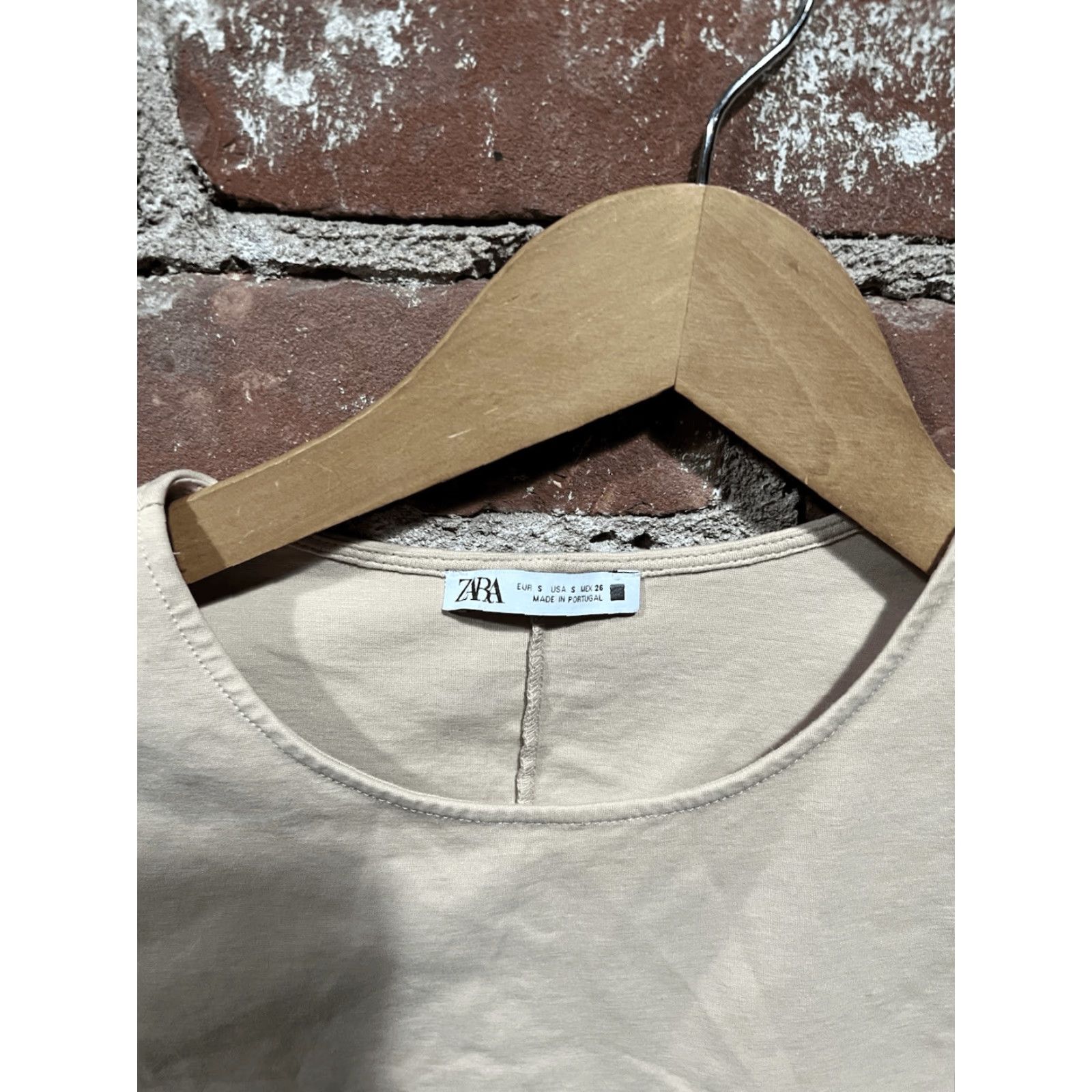 Zara Zara Womens Small Beige Fitted Top Cropped Stretch Shirt Blouse Knit Lightweight Casual All Season 14” Length 14” Pit to Pit S Regular Womens Size S / US 4 / IT 40 - 2 Thumbnail