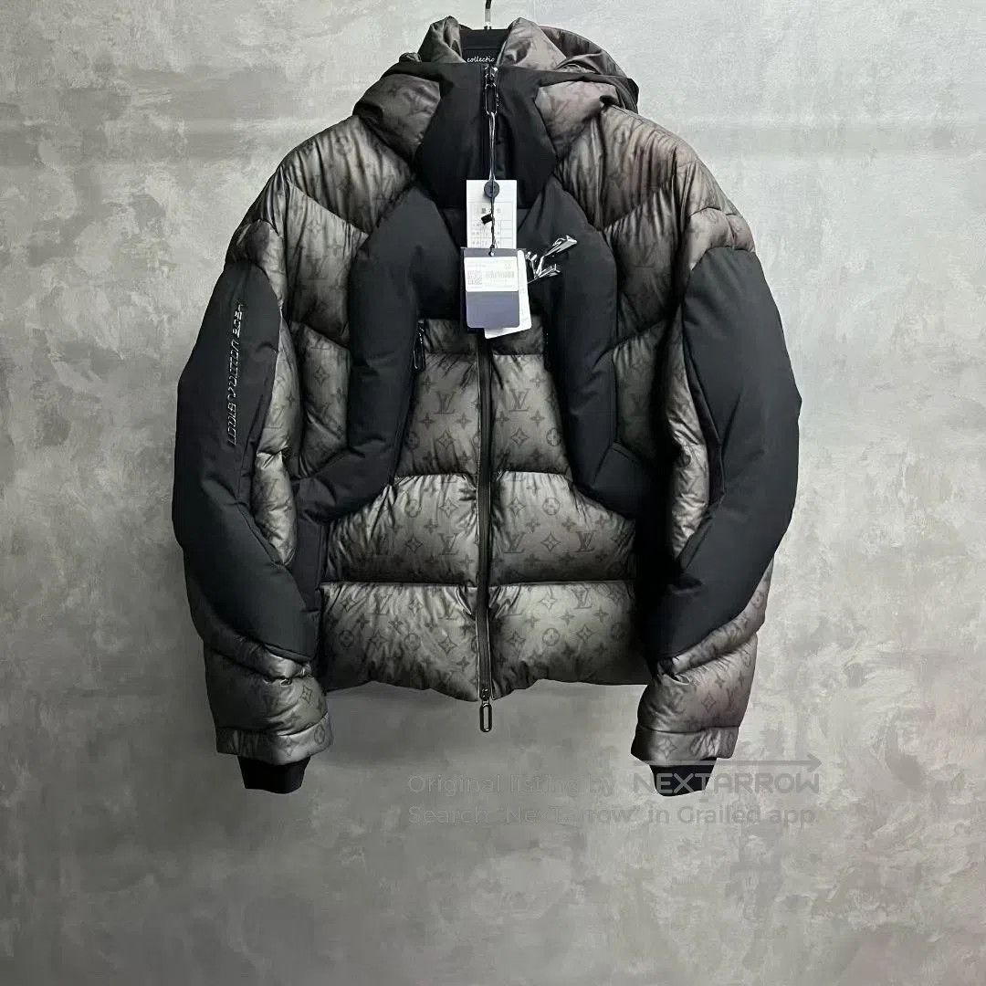 Louis Vuitton Louis Vuitton Gray Puffy Hooded Down Jacket. Size US M / EU 48-50 / 2 - 1 Thumbnail