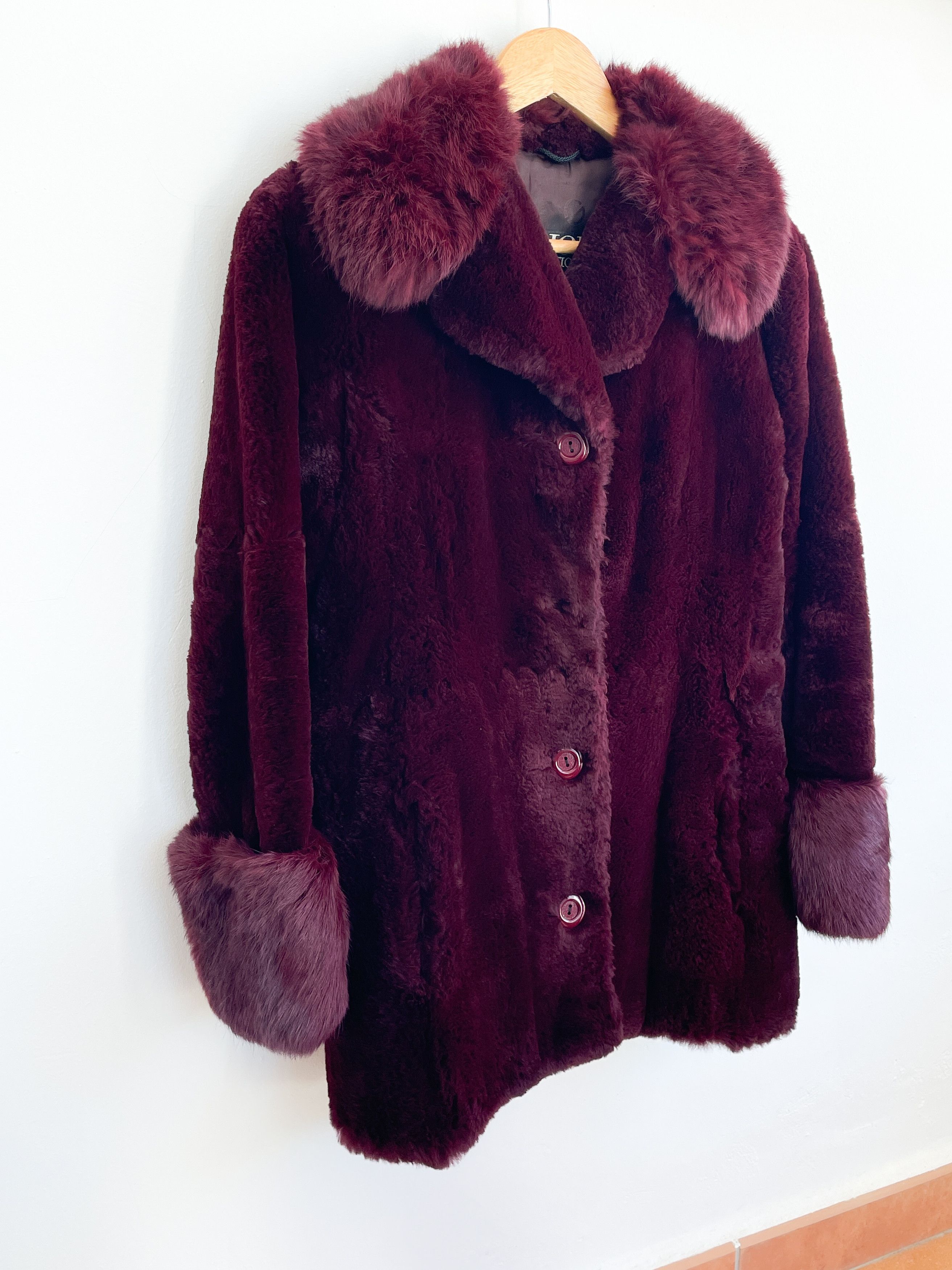 Dior burgundy fur coat Size S / US 4 / IT 40 - 4 Thumbnail
