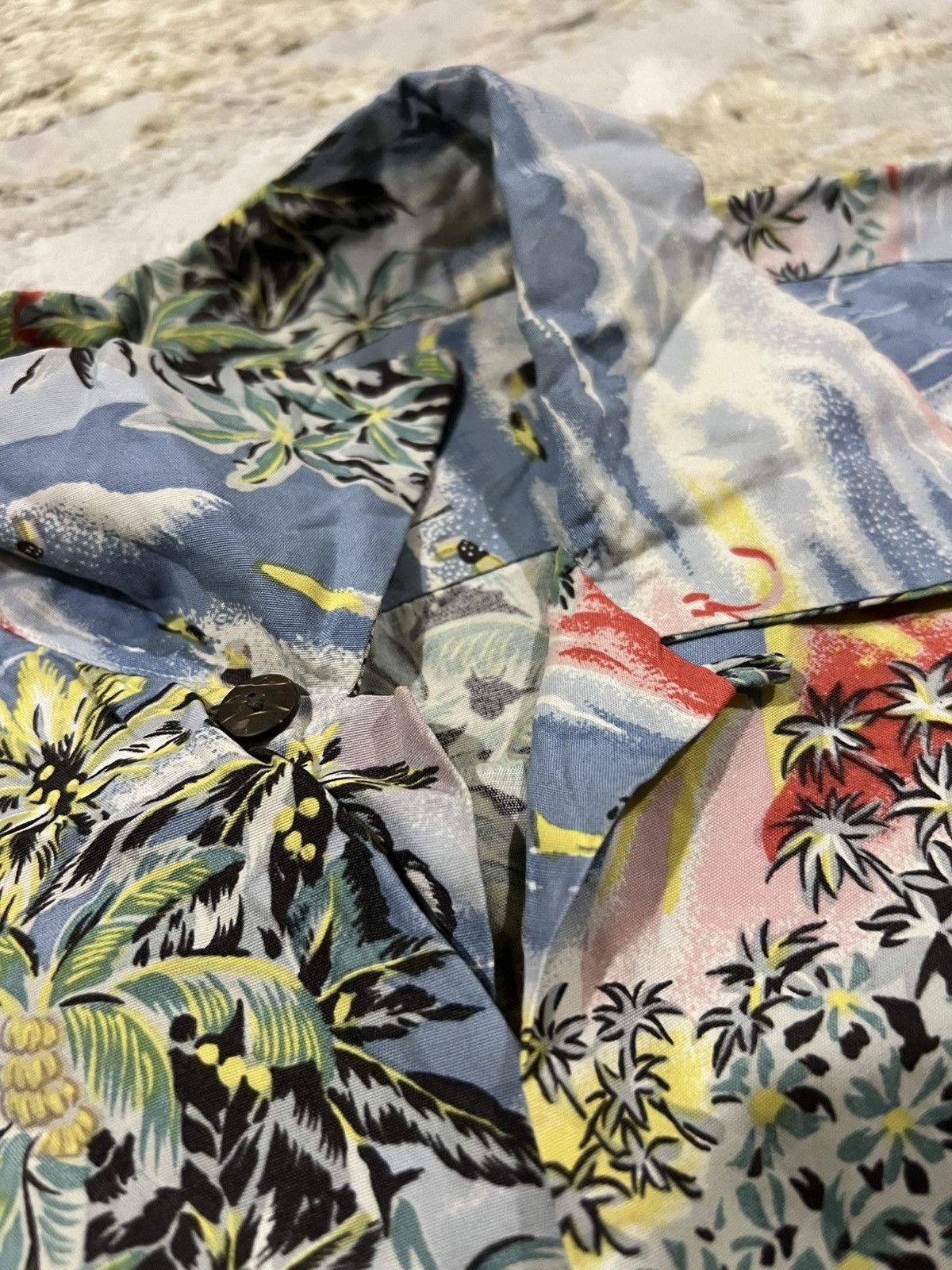 Vintage Vintage 1960s "Land of Aloha" Riviera Rayon Hawaiian Shirt Size US L / EU 52-54 / 3 - 4 Thumbnail