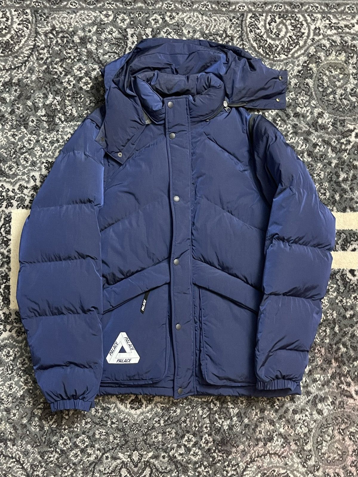 Palace pinnacle puffa store