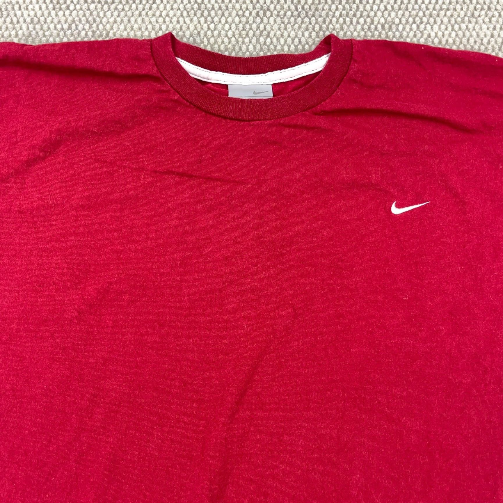 Nike VINTAGE Nike Shirt Men XL Red White Tee Mini Swoosh 2000s Gray Tag Adult Shirt XL Red White Nike Retro Classic 2000s Mens Size US XL / EU 56 / 4 - 2 Thumbnail