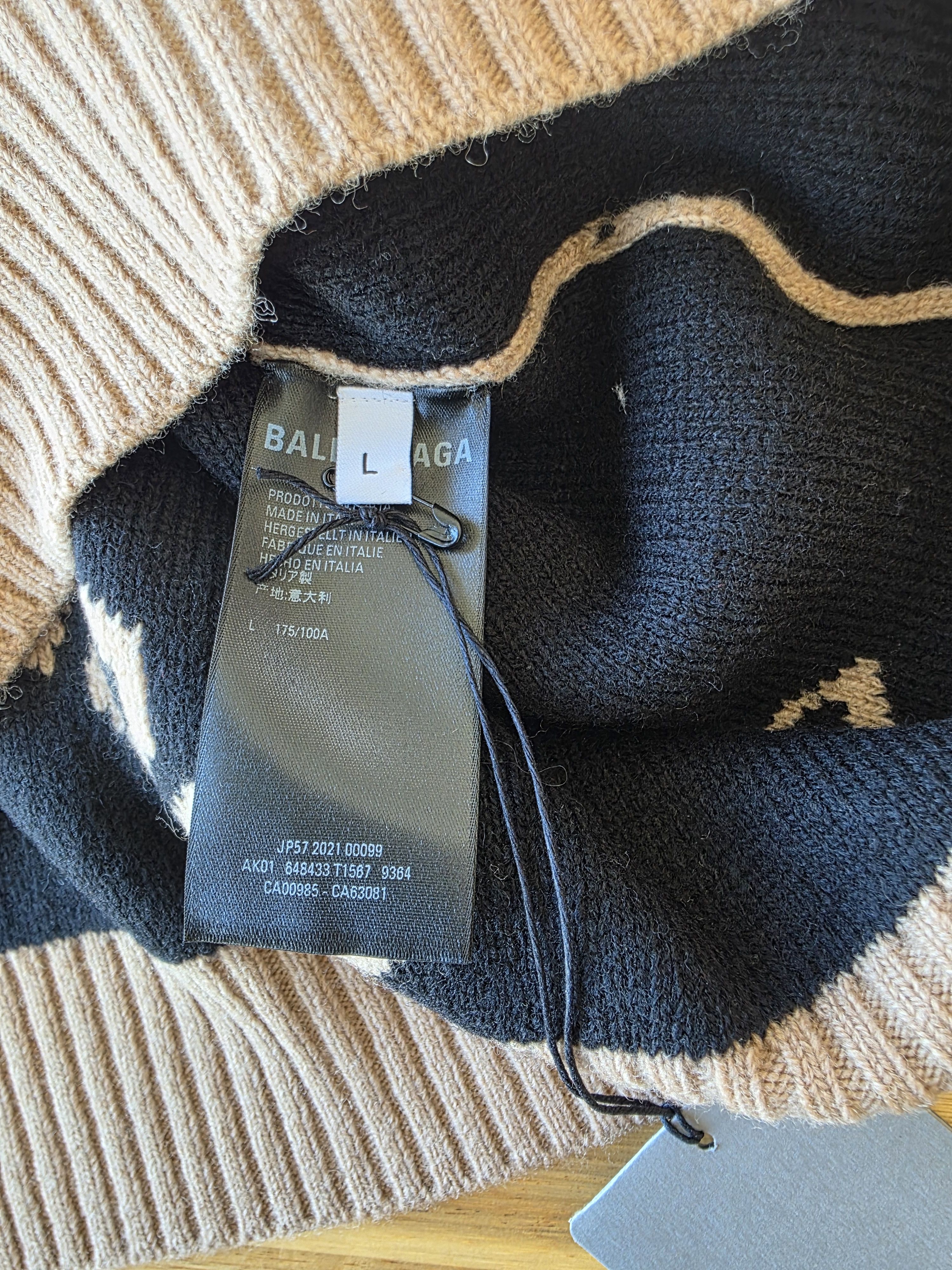 Balenciaga Balenciaga All Over Logo Sweater Size US L / EU 52-54 / 3 - 4 Thumbnail