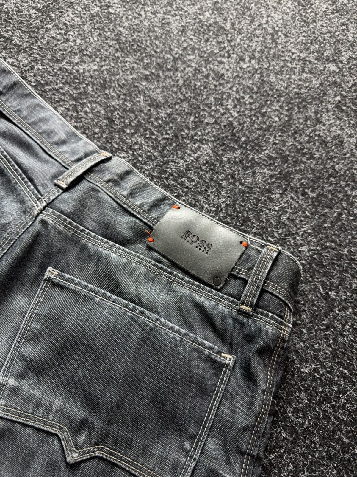 Hugo Boss Avant Garde 00s Vntg Hugo Boss Black Denim Jeans Regular Fit Size US 34 / EU 50 - 17 Thumbnail