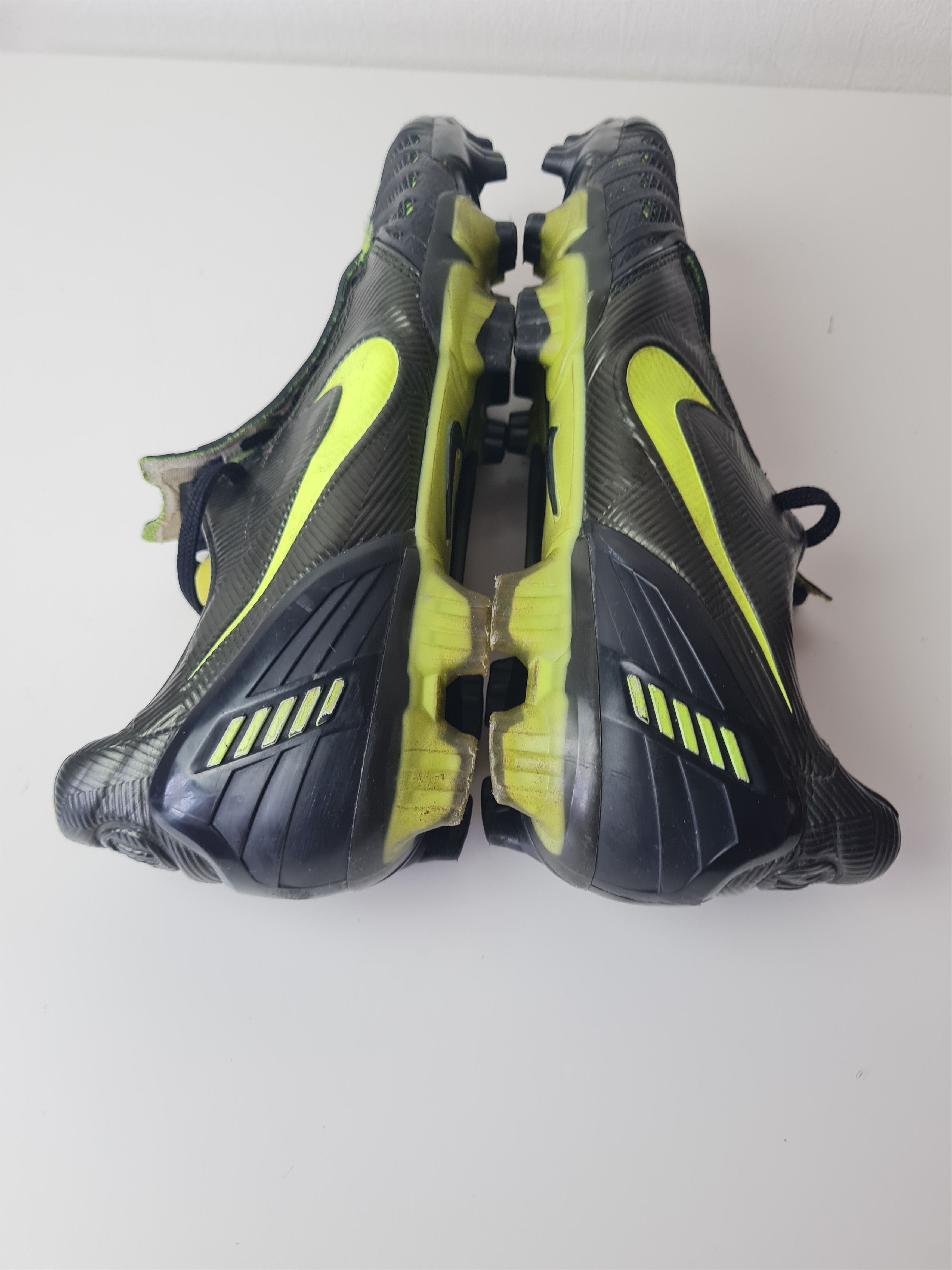 Nike Football Boots 2008 Nike Total 90 SG Zoom Air Laser Elite Size US 10 / EU 43 - 13 Thumbnail