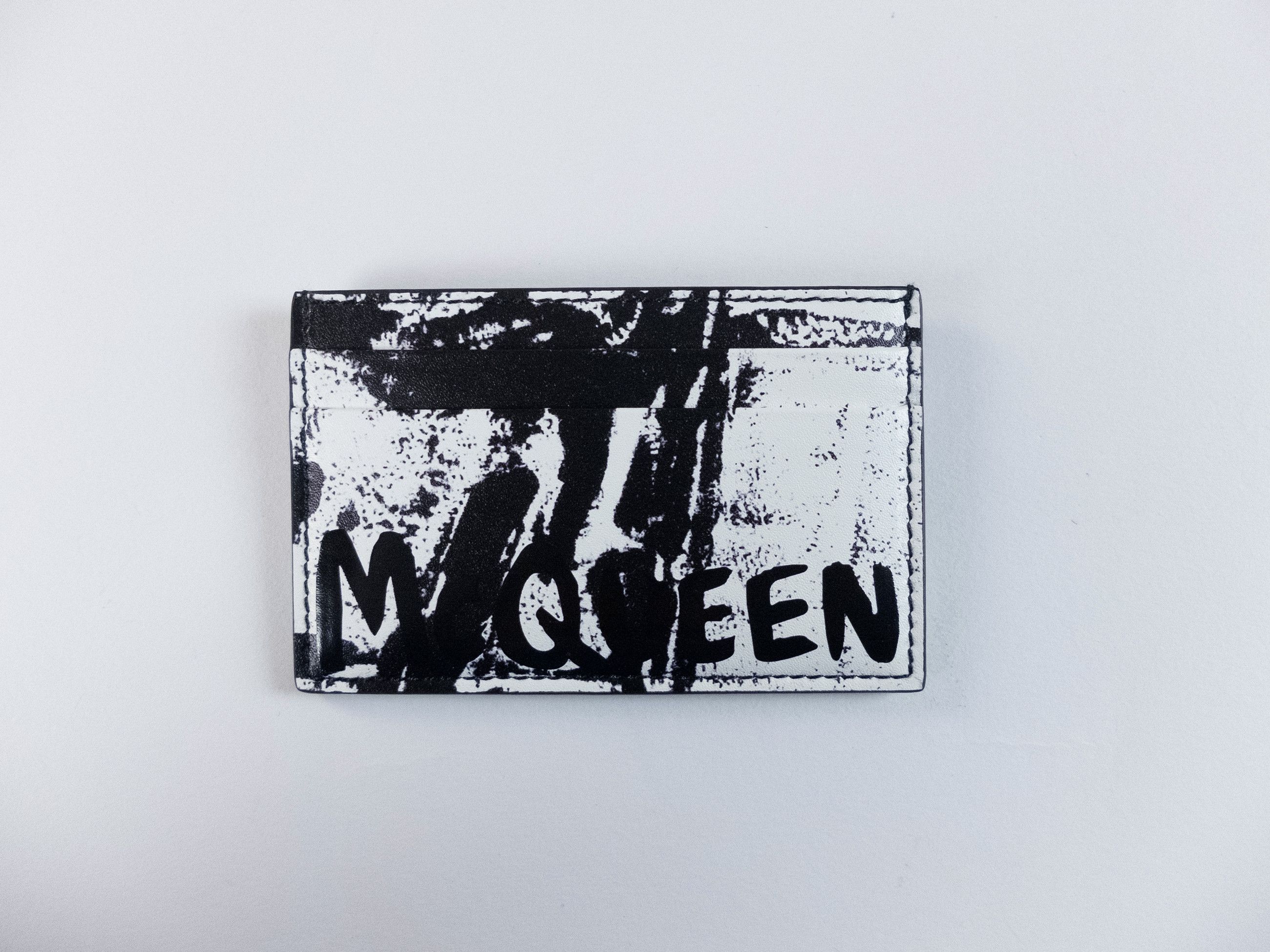 Alexander McQueen ALEXANDER MCQUEEN black & white graffiti logo card holder q Size ONE SIZE - 1 Thumbnail