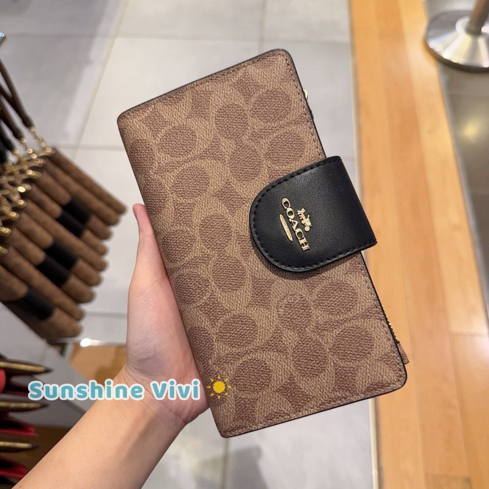 Coach NWT Coach Phone Wallet In Signature Canvas CW780 TAN/BLACK Size ONE SIZE - 1 Thumbnail
