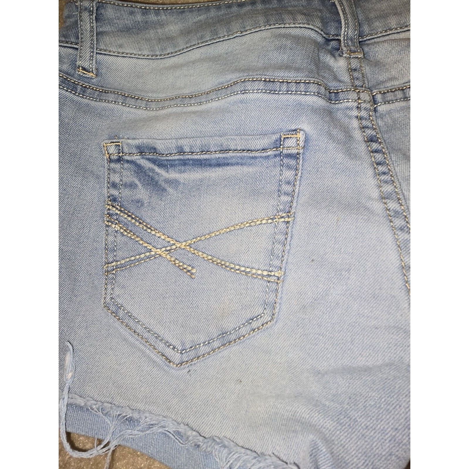 Aeropostale Aeropostale Shorts Womens Size 2 Distressed Low rise Denim Size 26" / US 2 / IT 38 - 7 Thumbnail