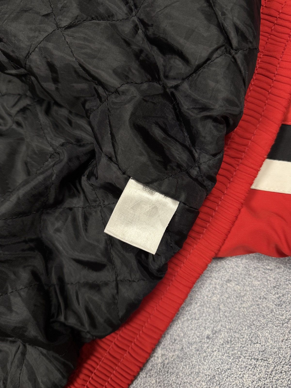 Ferrari Ferarri Marlboro Racing Jacket Y2K Size US L / EU 52-54 / 3 - 9 Thumbnail