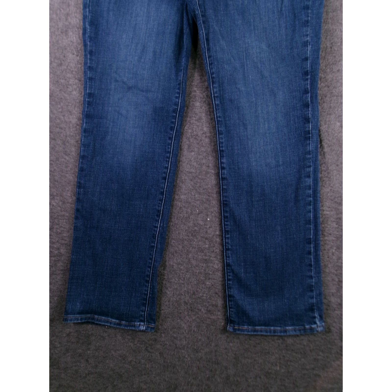 Levi's Levis Jeans Womens 10M Blue Classic Fit Straight Leg Mid Rise Medium Wash Denim Jeans Regular 29in Inseam Womens Size 32" / US 10 / IT 46 - 3 Thumbnail