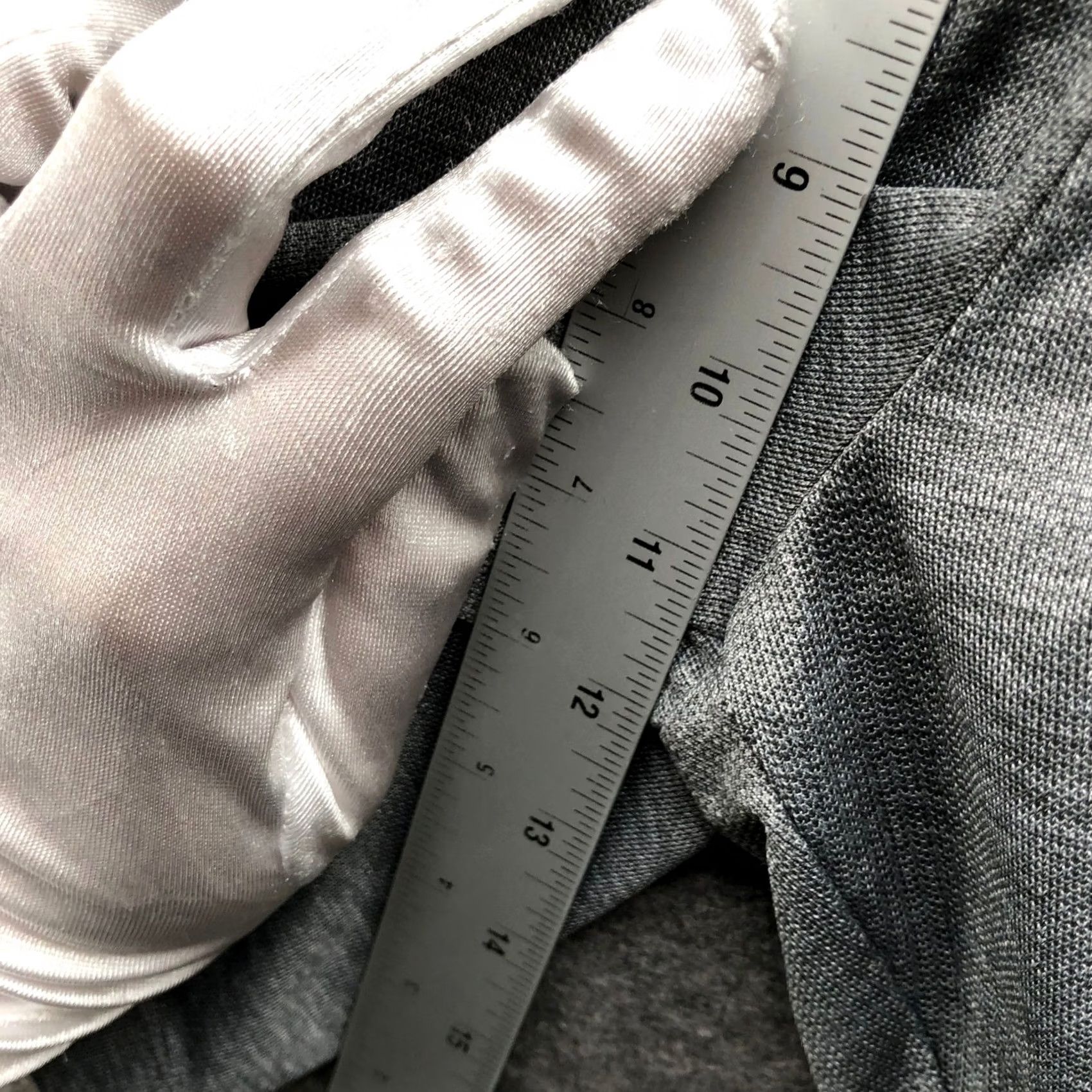 Uniqlo VINTAGE? No. Uniqlo Dry-EX Shorts Mens S Gray Active 8'' Athletic Gym Size US 29 - 4 Thumbnail