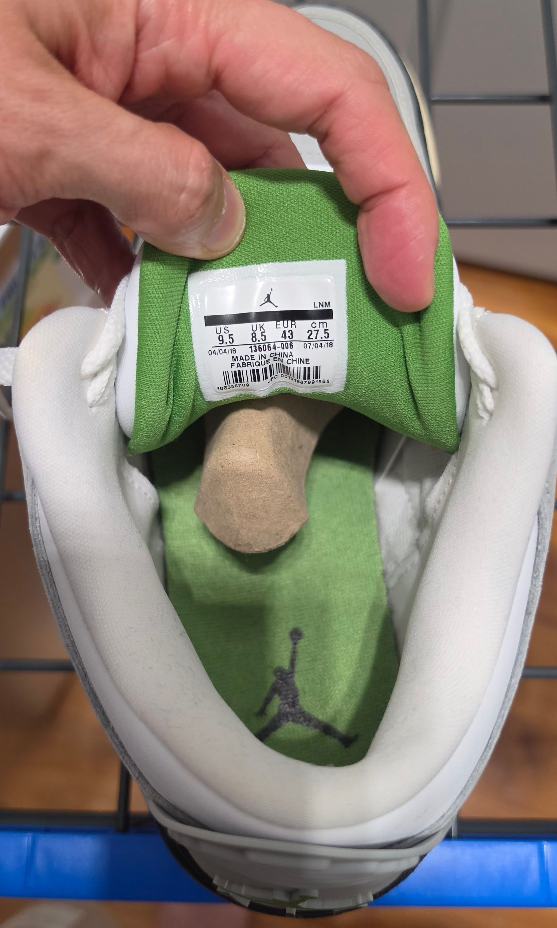 Jordan Brand Jordan 3 Retro Chlorophyll (US 9.5) Size US 9.5 / EU 42-43 - 6 Thumbnail