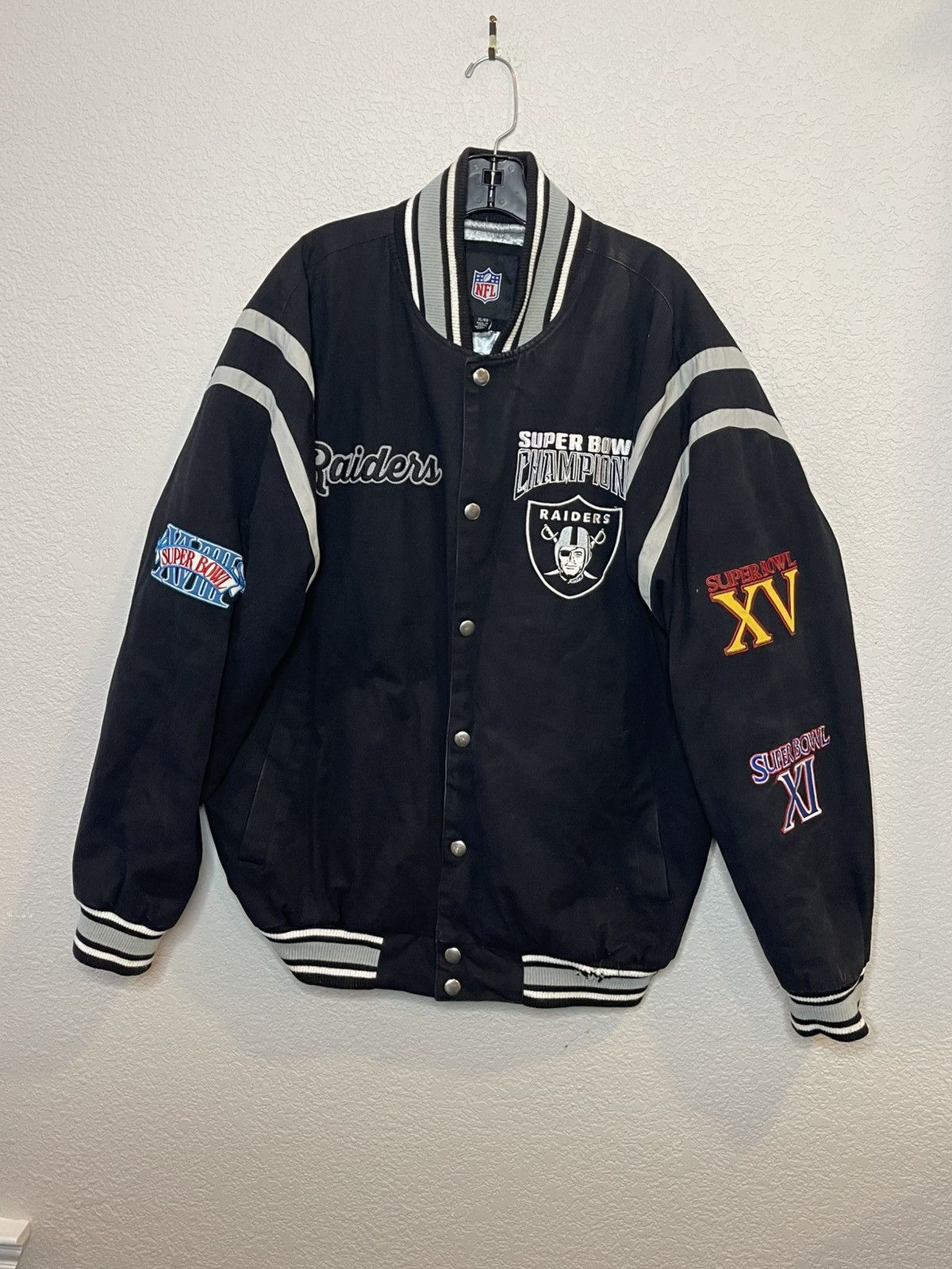 Las Vegas Raiders 3-Time Super Bowl Embroidered GIII Jacket