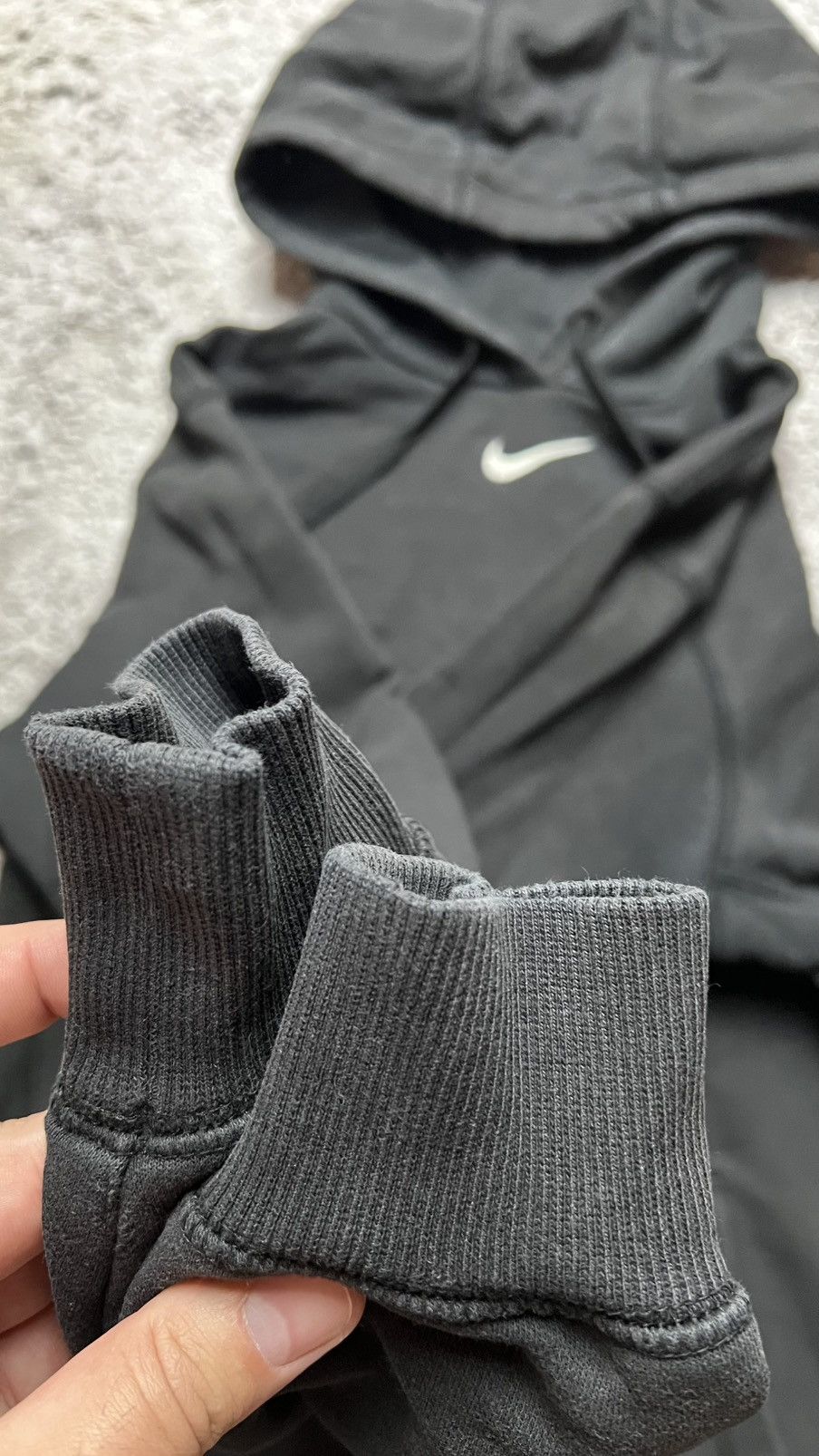Nike Nike center swoosh mid logo vintage y2k hoodie Size US L / EU 52-54 / 3 - 3 Thumbnail