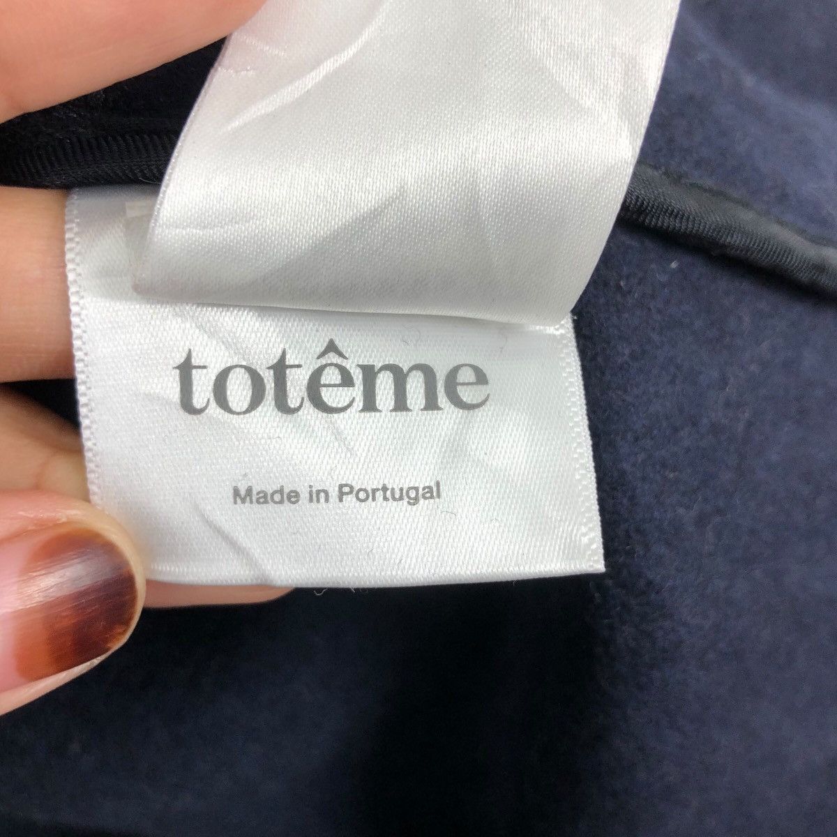 Vintage Totême Wool Belted Wrap Coat Navy S Minimalist Luxury Size US S / EU 44-46 / 1 - 9 Thumbnail