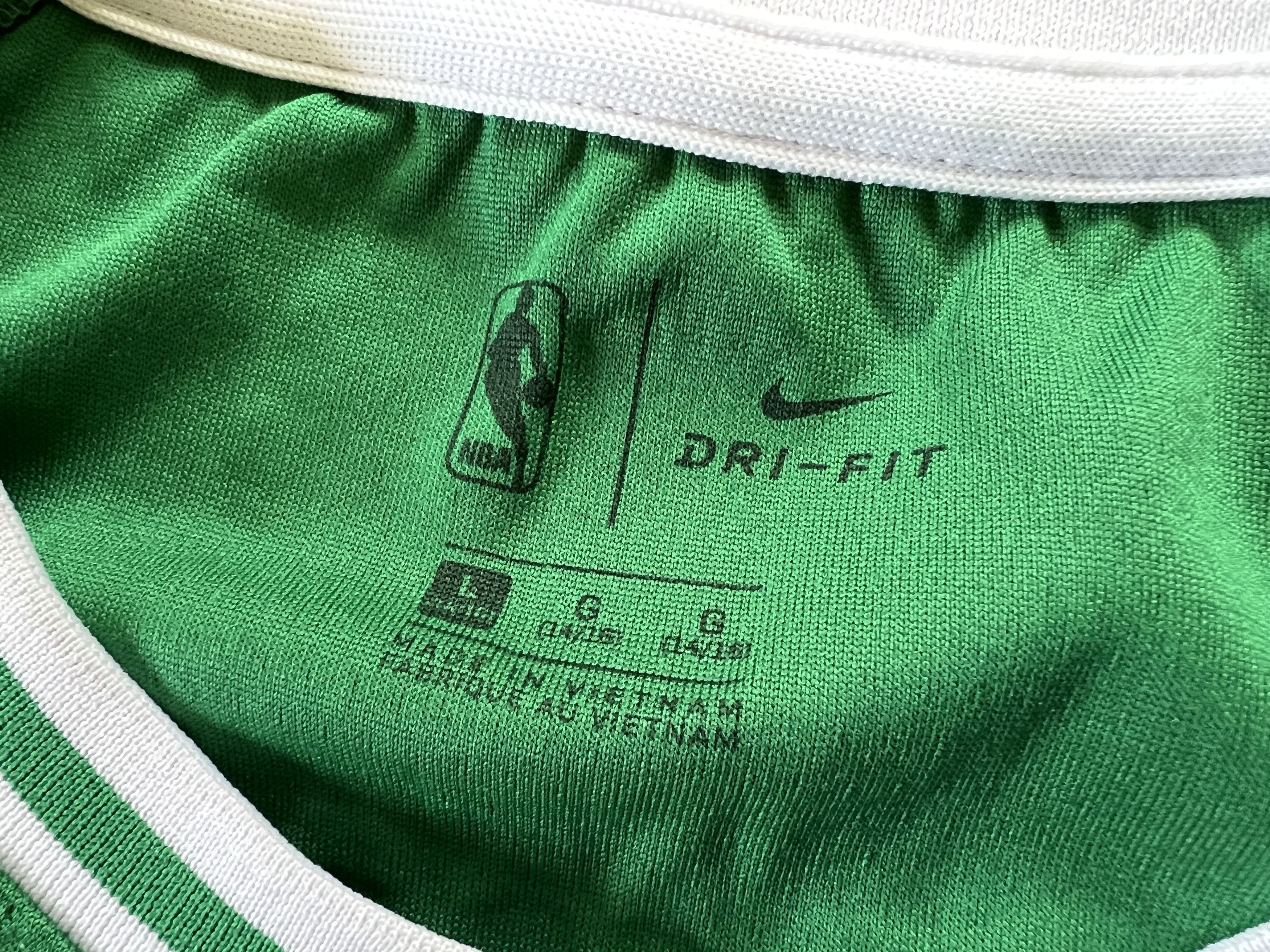 NBA × Nike × Vintage Nike Vintage Boston Celtics Kyrie Irving #11 Jersey Size US L / EU 52-54 / 3 - 6 Thumbnail