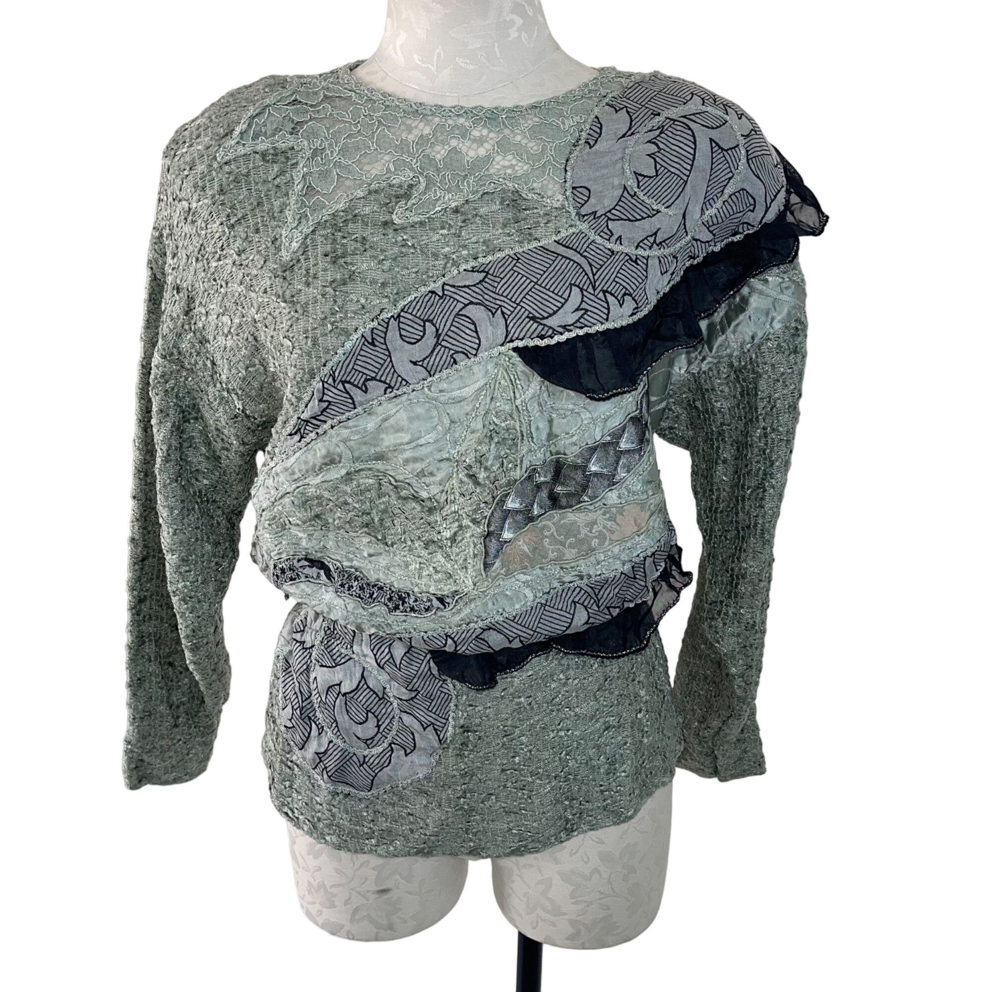 Vintage Vintage Womens Sweater Size Medium Green Batwing Embellished Size M / US 6-8 / IT 42-44 - 1 Thumbnail