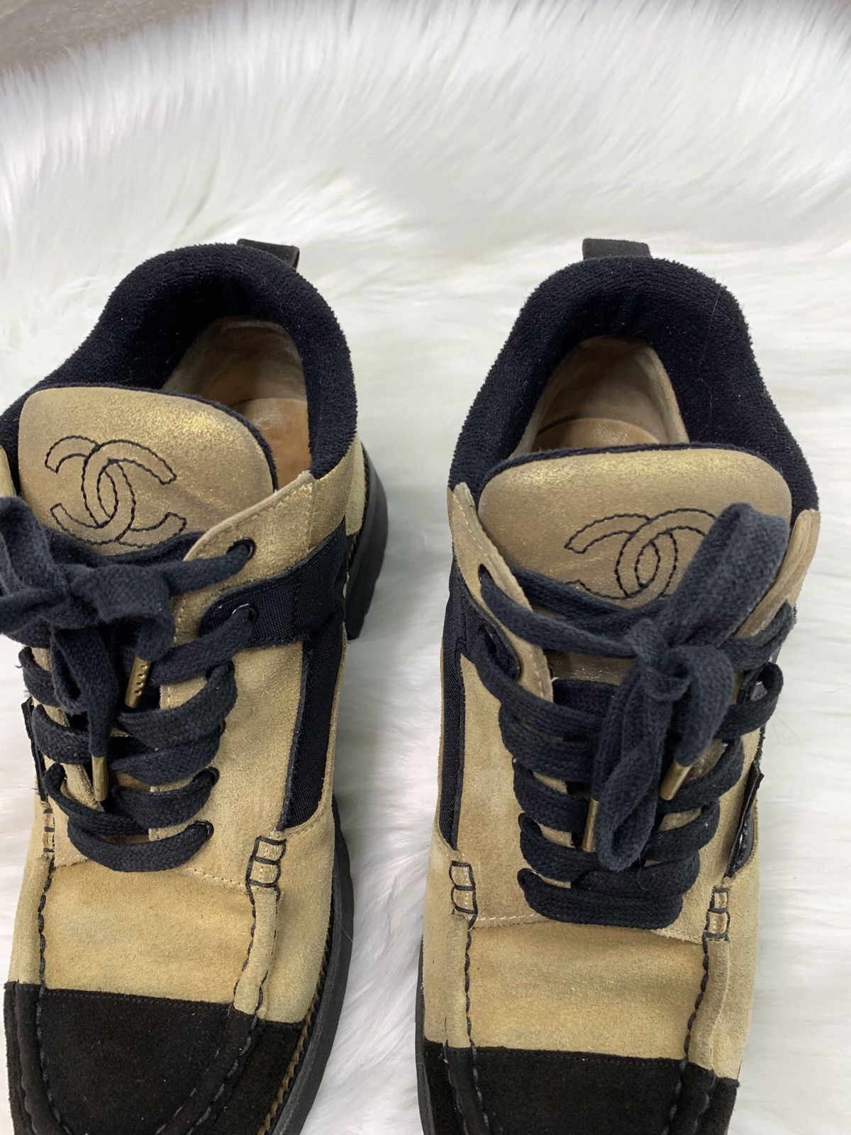 Chanel Chanel Vintage CC Logo Suede Hiking Boots 37/38 Size Size US 7 / IT 37 - 8 Thumbnail