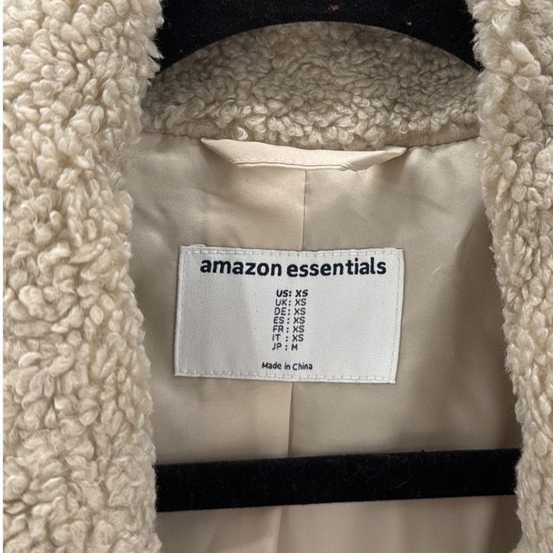 American Essentials Amazon Essentials beige teddy bear faux Sherpa 2 button coat Size XS / US 0-2 / IT 36-38 - 3 Thumbnail