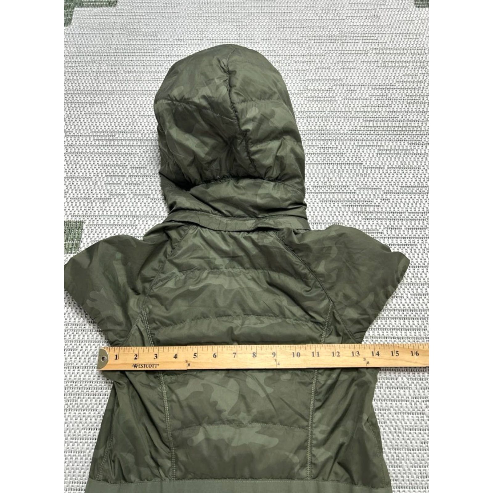 Lululemon Lululemon Vest Womens 3XS Green Down Insulated Puffer Camouflage Spring Fling Vest Mens Womens Girls Size XXS / US 00 / IT 34 - 5 Thumbnail