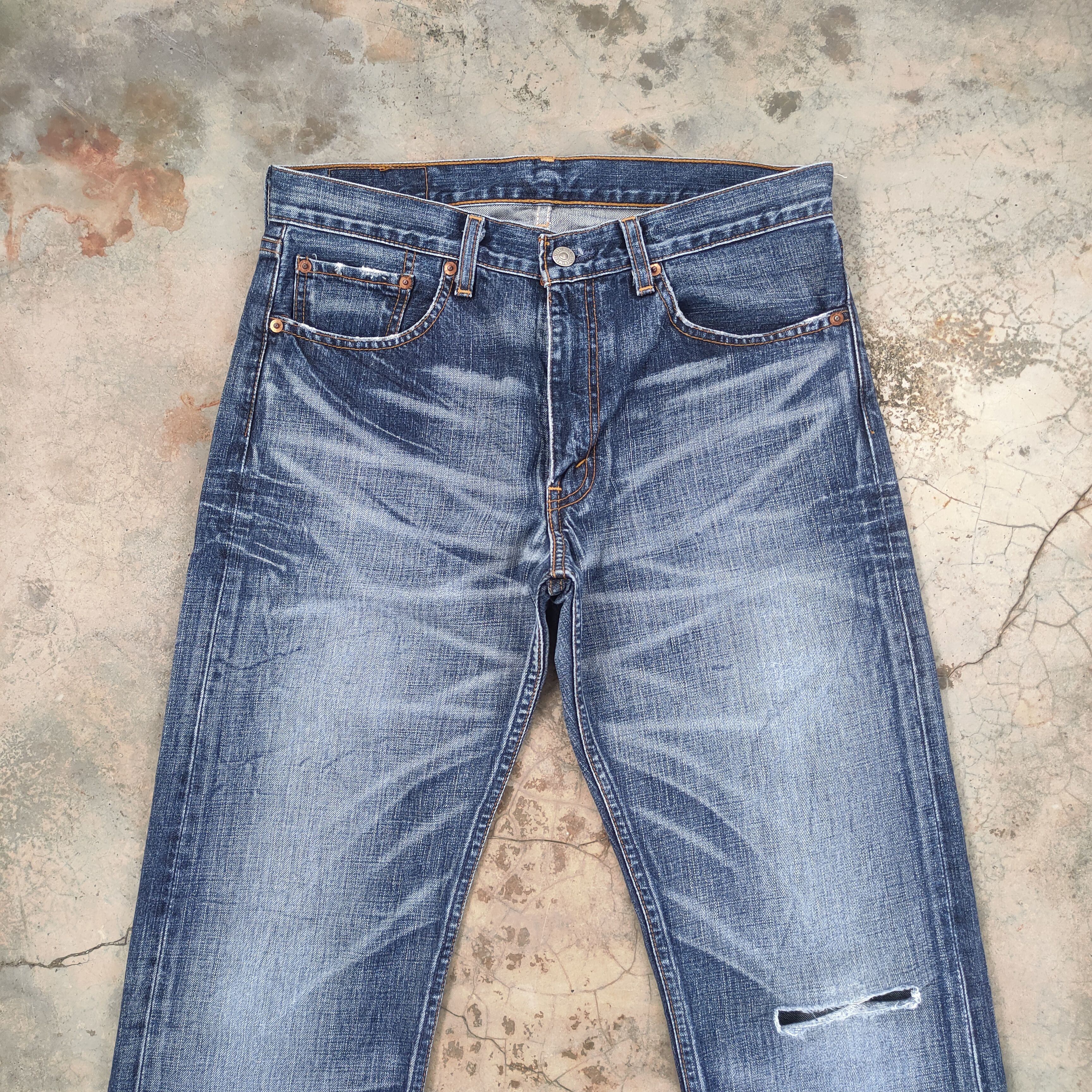 Levi's Vintage Clothing VINTAGE LEVI'S 505 FADED RIPPED DISTRESSED JEANS PANTS W32 Size US 32 / EU 48 - 3 Thumbnail