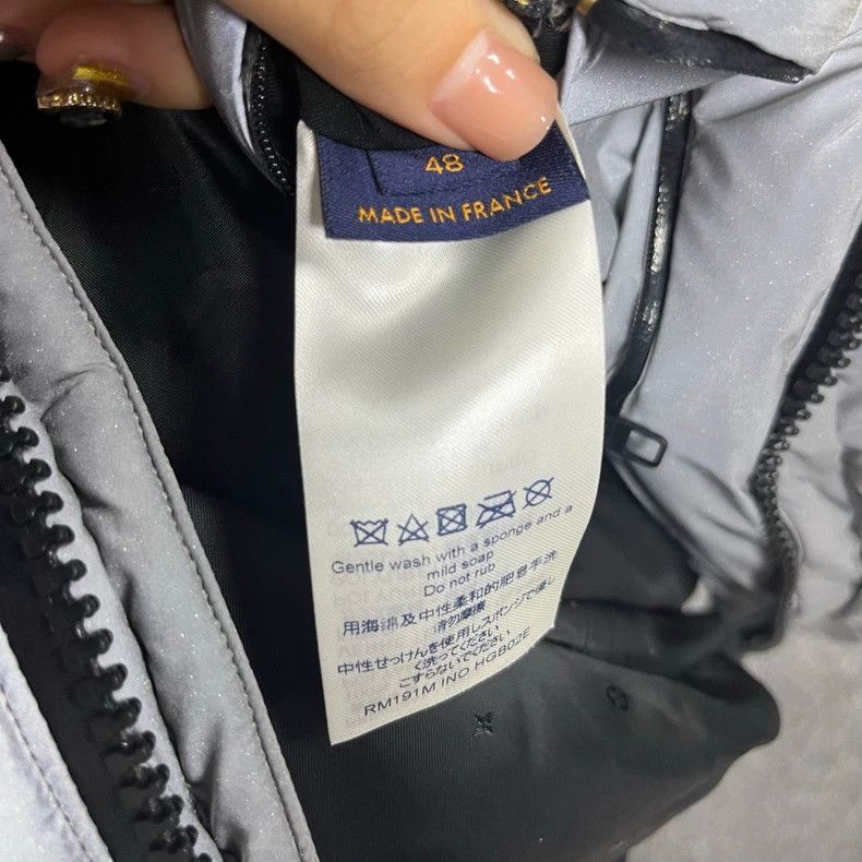 Louis Vuitton Louis Vuitton Grey 3m reflective offset logo down jacket Size US M / EU 48-50 / 2 - 5 Thumbnail