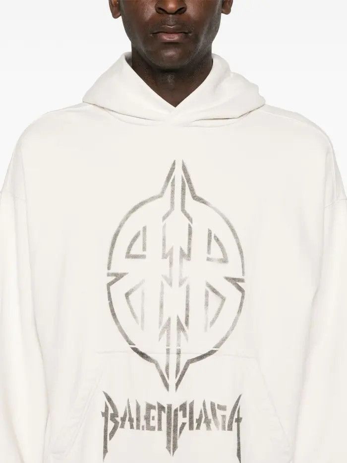 Balenciaga o1w1db10126 Metal BB Stencil Hoodie Medium Fit in Ivory Size US M / EU 48-50 / 2 - 4 Thumbnail