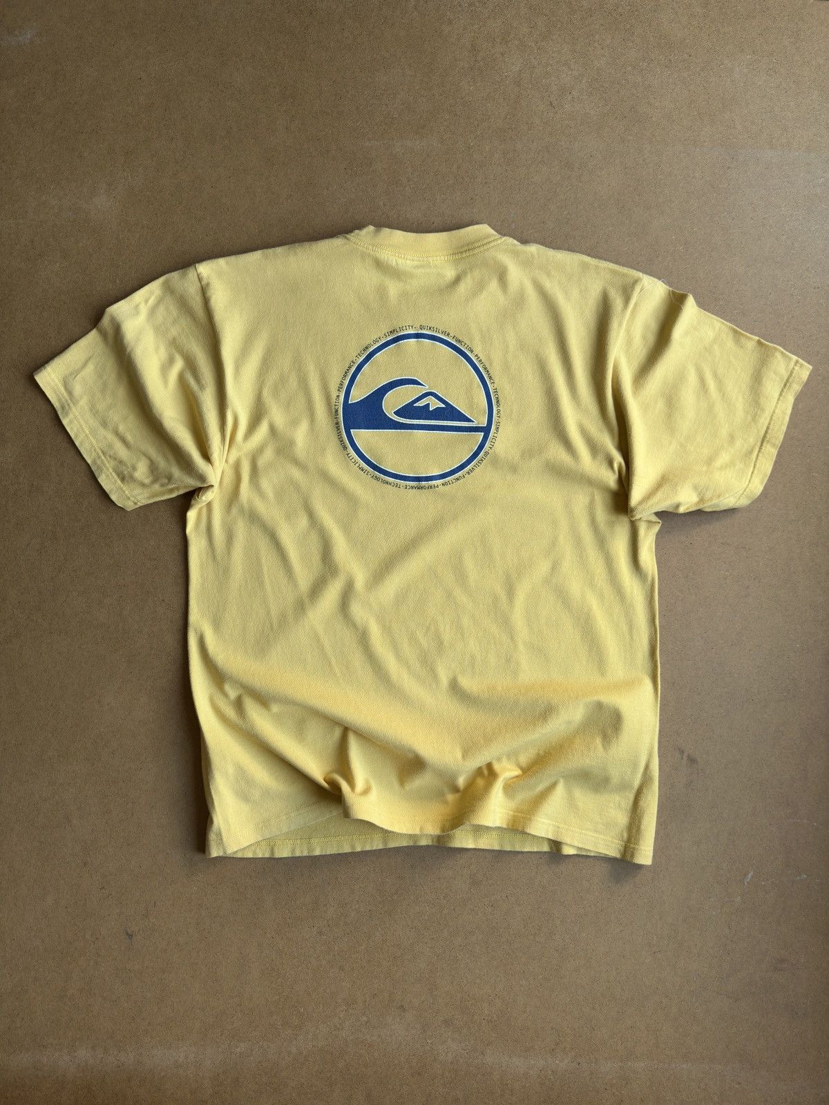 Quiksilver Vintage y2k Quiksilver Big Logo Surf Style Tee Size US M / EU 48-50 / 2 - 1 Thumbnail