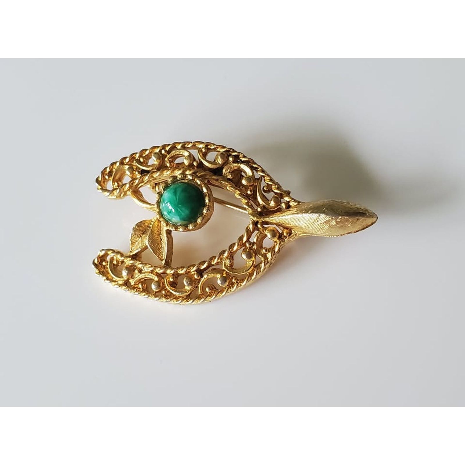 Other Vintage Green Stone Floral Horseshoe Brooch Pin Size ONE SIZE - 1 Thumbnail