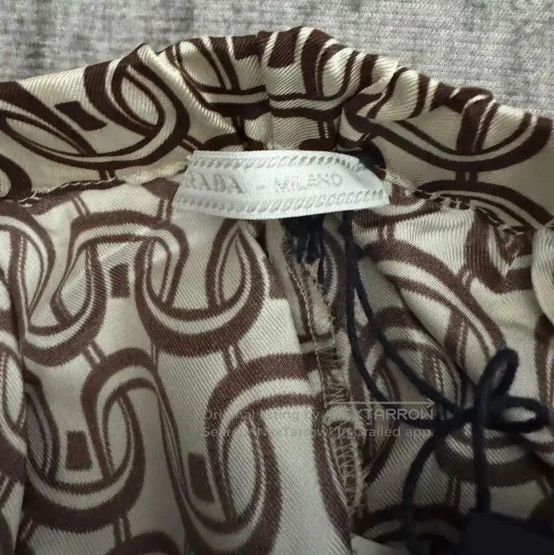 Prada Prada White Silk Logo Print Casual Pants. Size US 26 / EU 42 - 4 Thumbnail