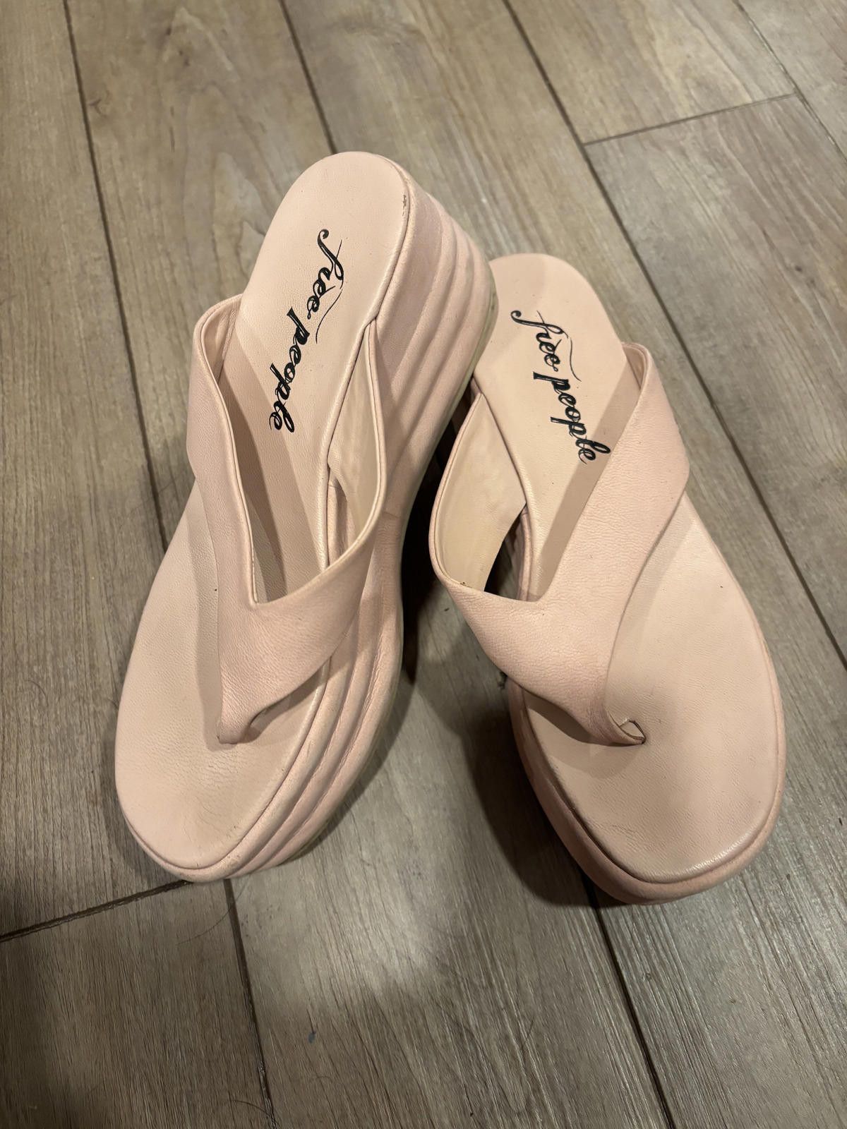 Free People Free People Women's Platform Flip Flop Sandals sz 6 Size US 6 / IT 36 - 1 Thumbnail
