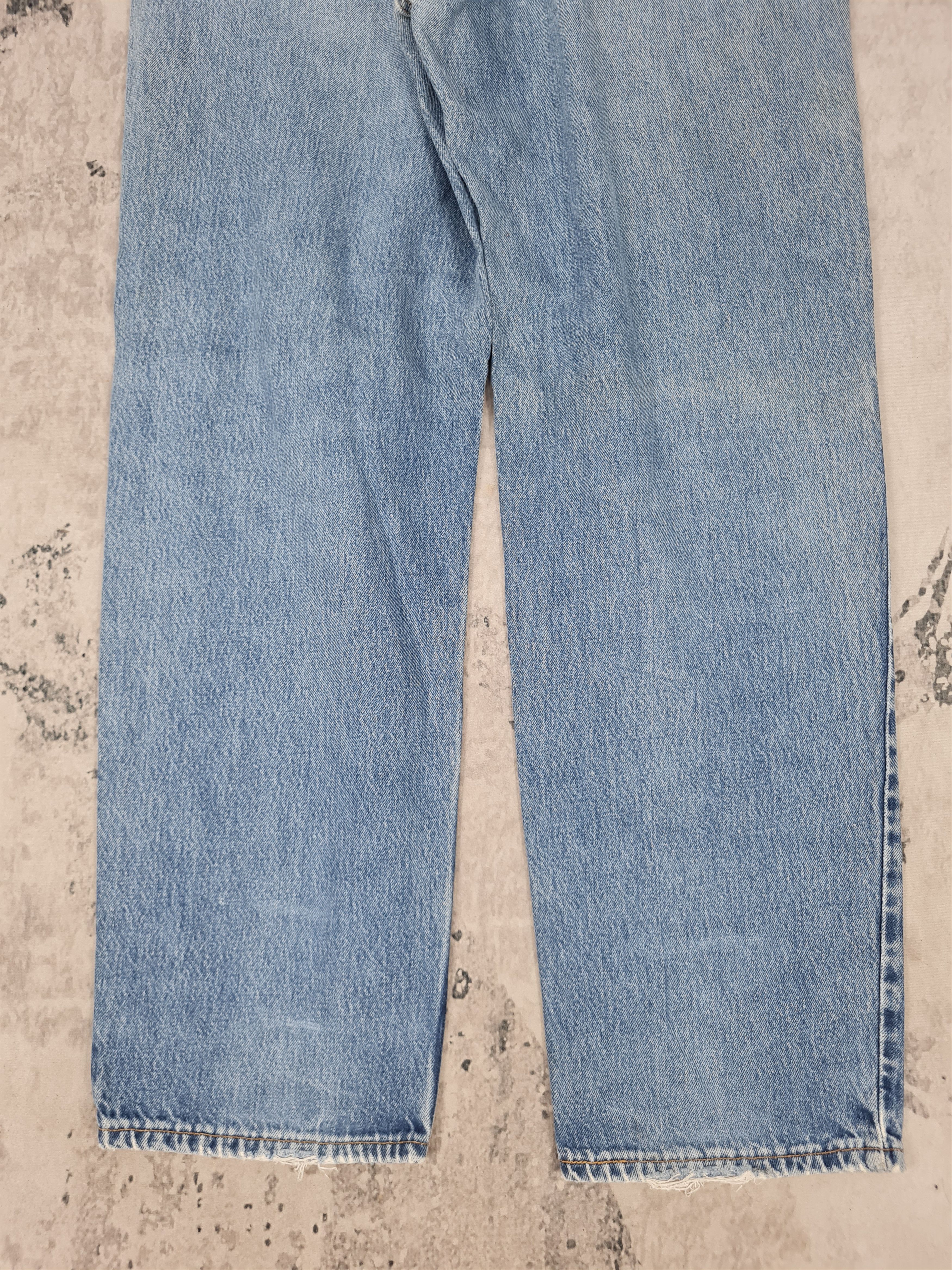 Levi's Vintage Clothing Vtg 90's LEVIS Ripped Faded Stain Jeans L0364 Size 36X31.5 Size US 36 / EU 52 - 7 Thumbnail