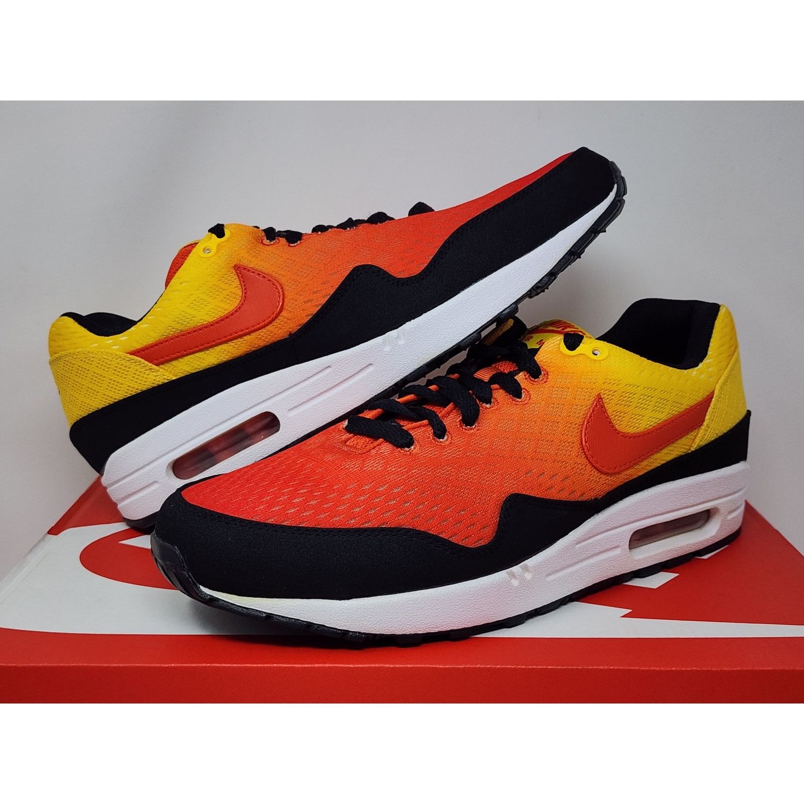 Nike Nike Air Max 1 SUNSET PACK 2013 554718-880 Size 9 WORN Size US 9 / EU 42 - 1 Thumbnail