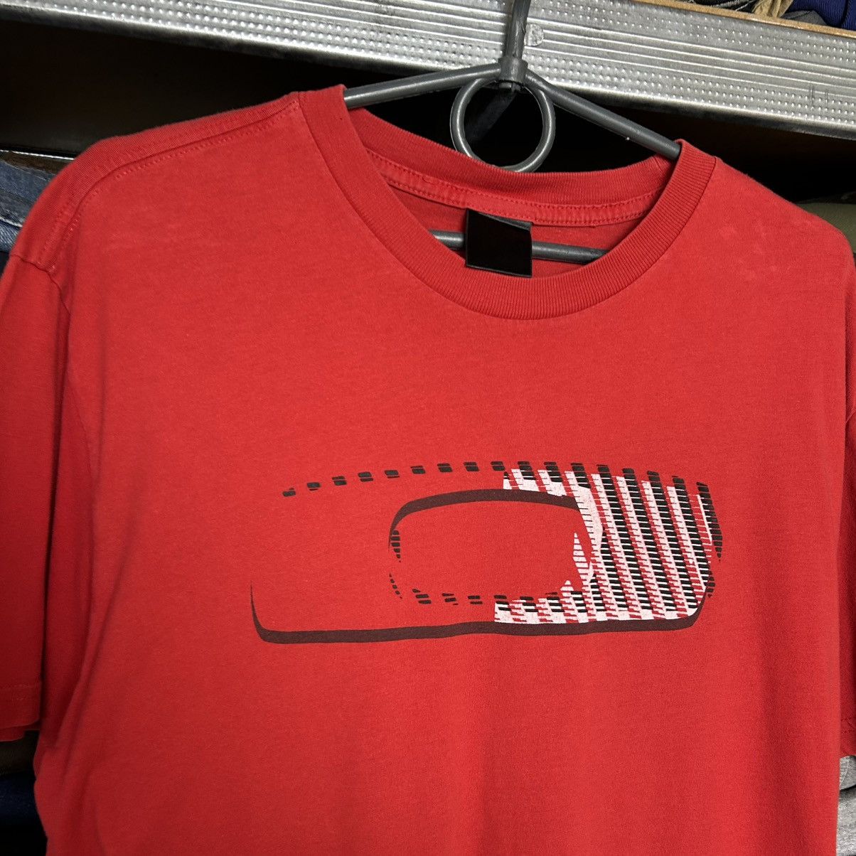 Oakley Vintage Oakley Softwear Big logo streetwear y2k tee Size US M / EU 48-50 / 2 - 2 Thumbnail