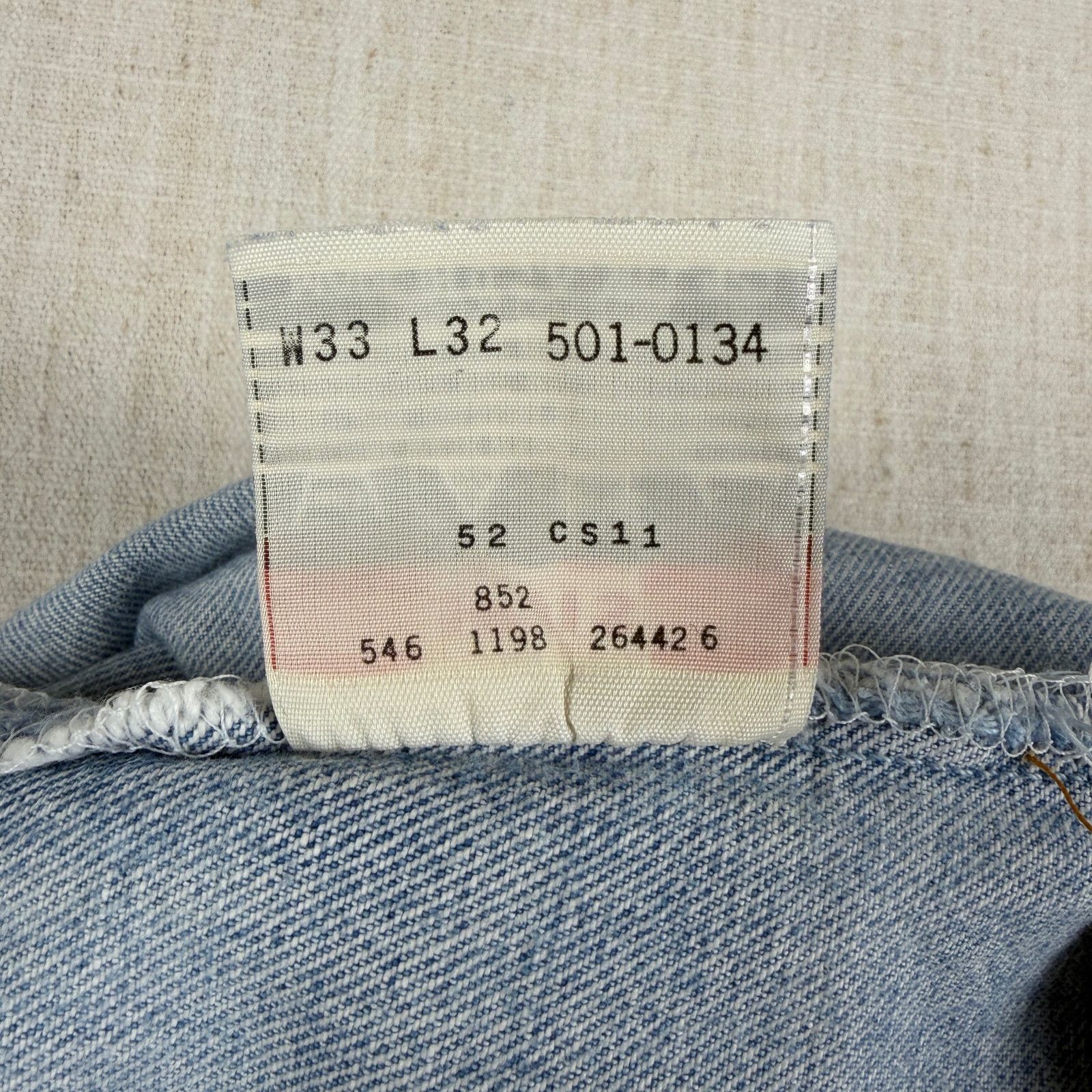 Levi's Vintage Levis Button Fly 501 Jeans Light Wash 33x32 Slim Fit Size US 30 / EU 46 - 8 Thumbnail