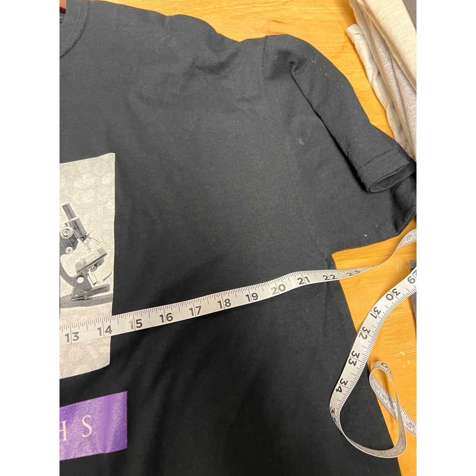 Gildan Vinage Lisa MVHS Shirt Leaders innovators Scholars Artists Size US XL / EU 56 / 4 - 7 Thumbnail