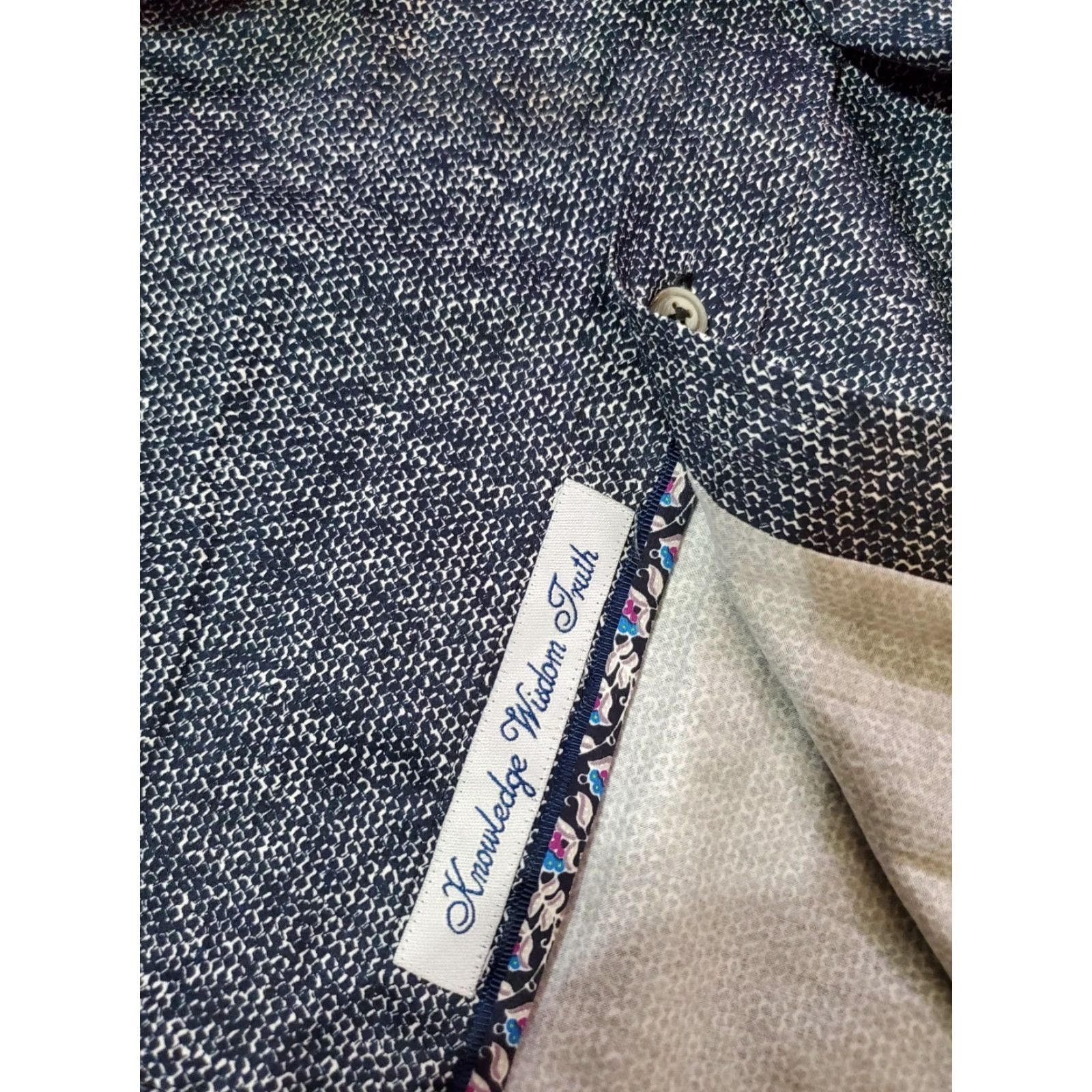 Robert Graham Robert Graham Shirt Men's Large Modern Americana Tailored Fit Cotton Spandex Button-Up Blue Stone Wash Slim Fit Regular Size L Adults Mens Size US L / EU 52-54 / 3 - 4 Thumbnail