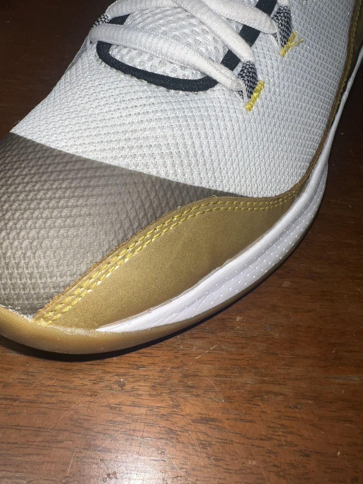 Under Armour 325 NM White Metallic Gold size 10.5 Size US 10.5 / EU 43-44 - 8 Thumbnail
