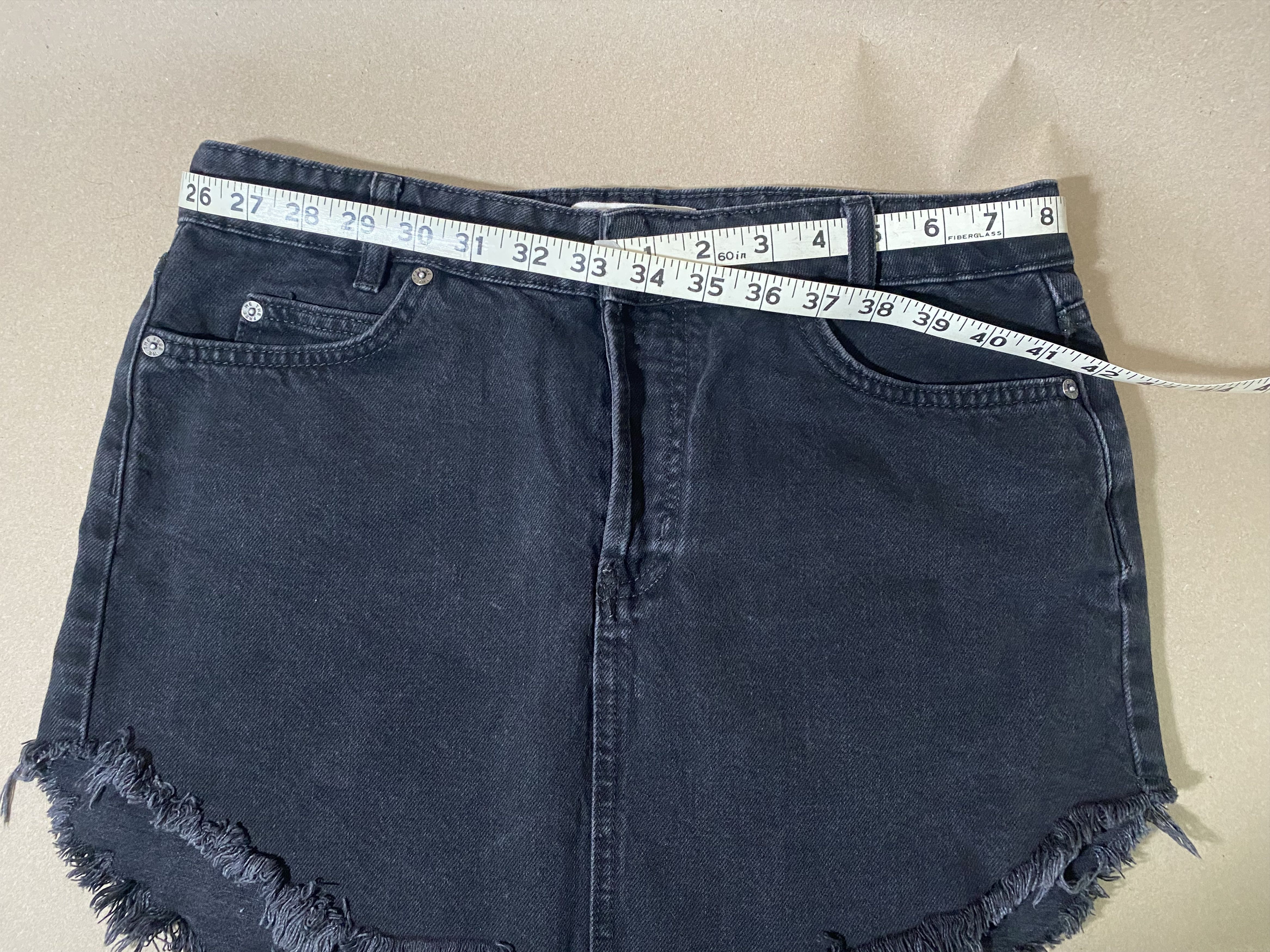 Free People Black Denim Raw Hem Mini Skirt w/Button Fly & ShirtTail Hem Size 30" / US 8 / IT 44 - 1 Thumbnail